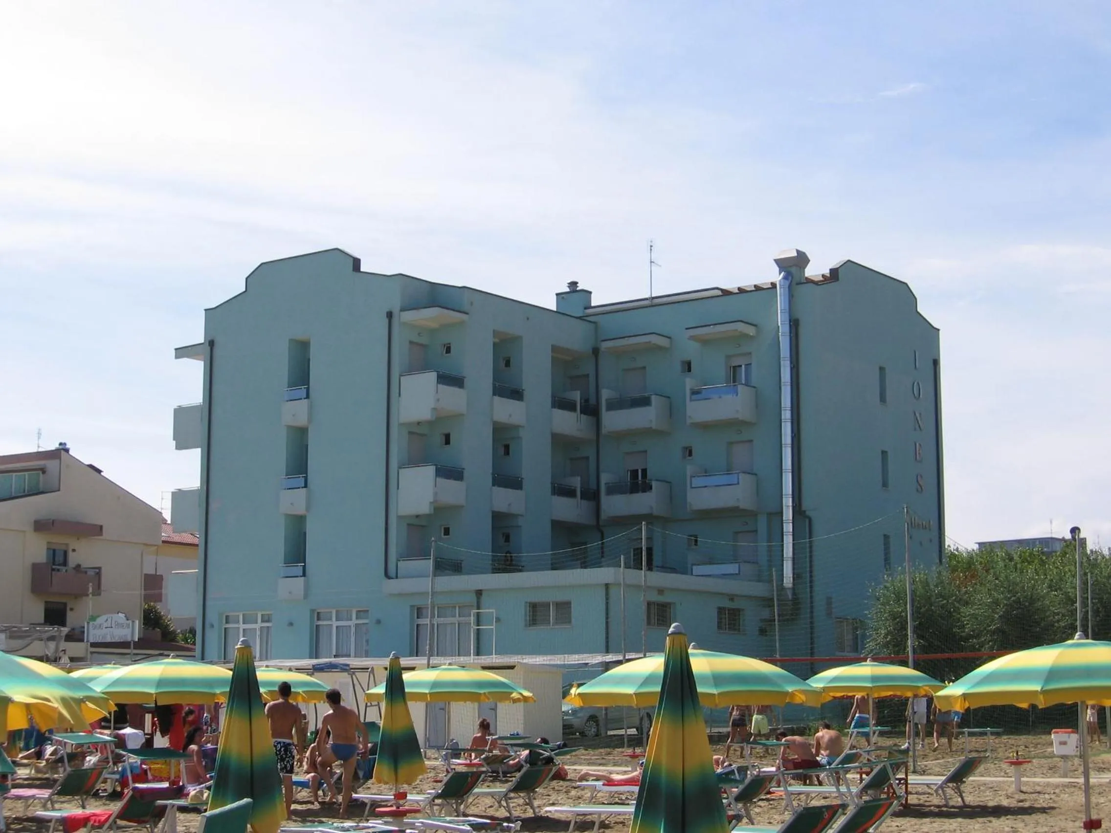 Property building in Hotel Iones