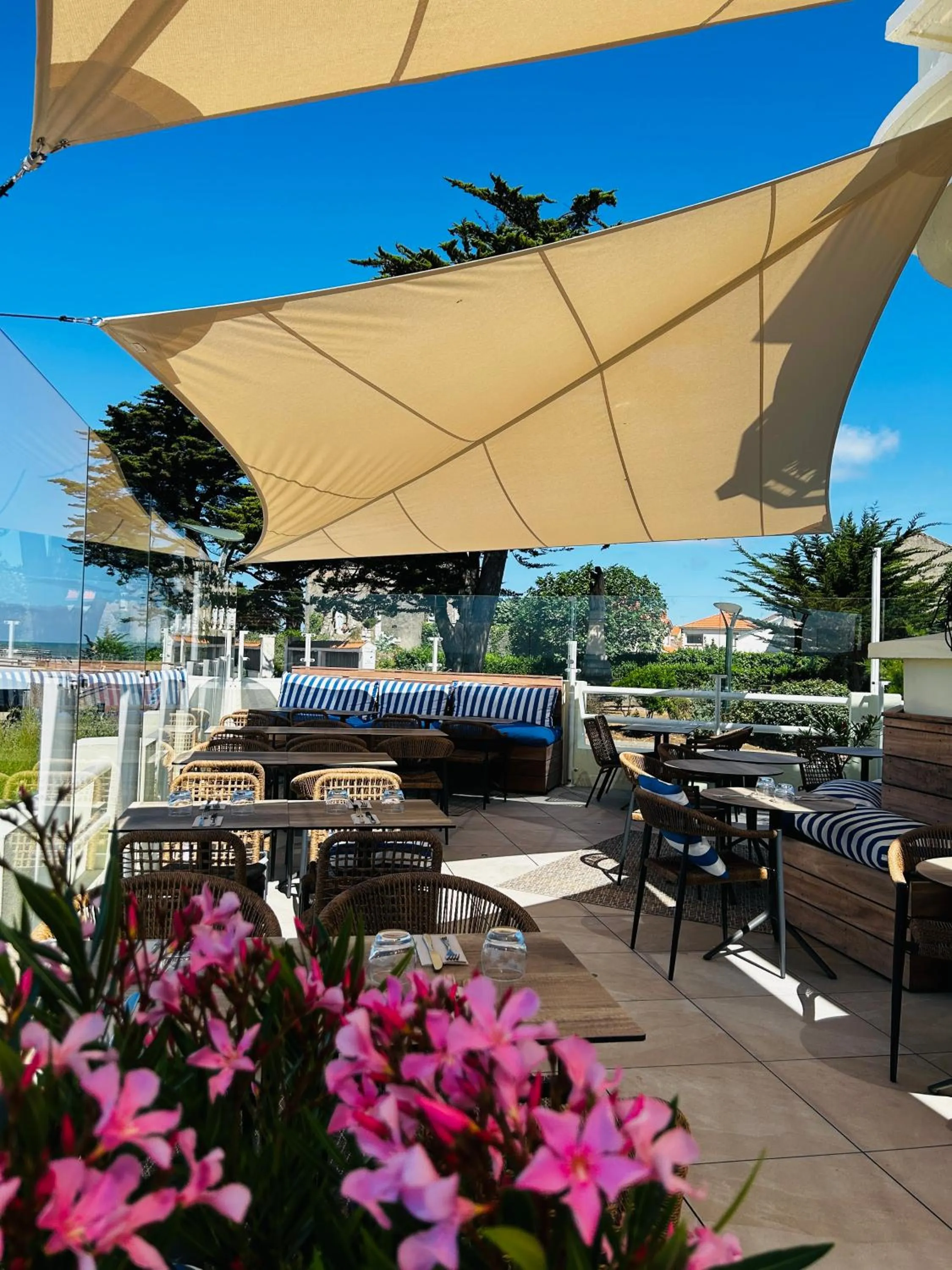 Restaurant/places to eat in Hôtel de charme & SPA Le Grand Large