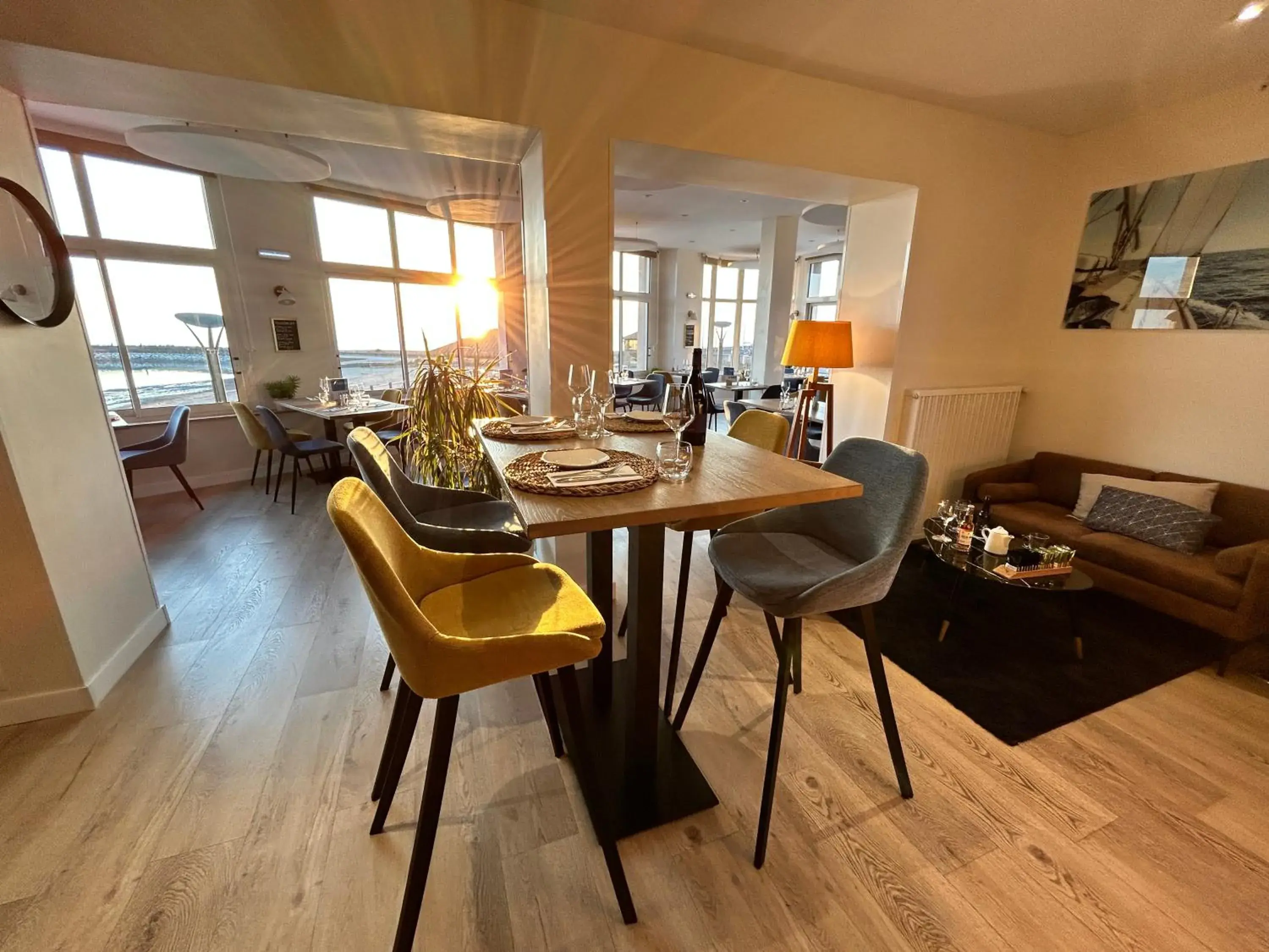 Lounge or bar in Hôtel de charme & SPA Le Grand Large Lounge or bar in Hôtel de charme & SPA Le Grand Large