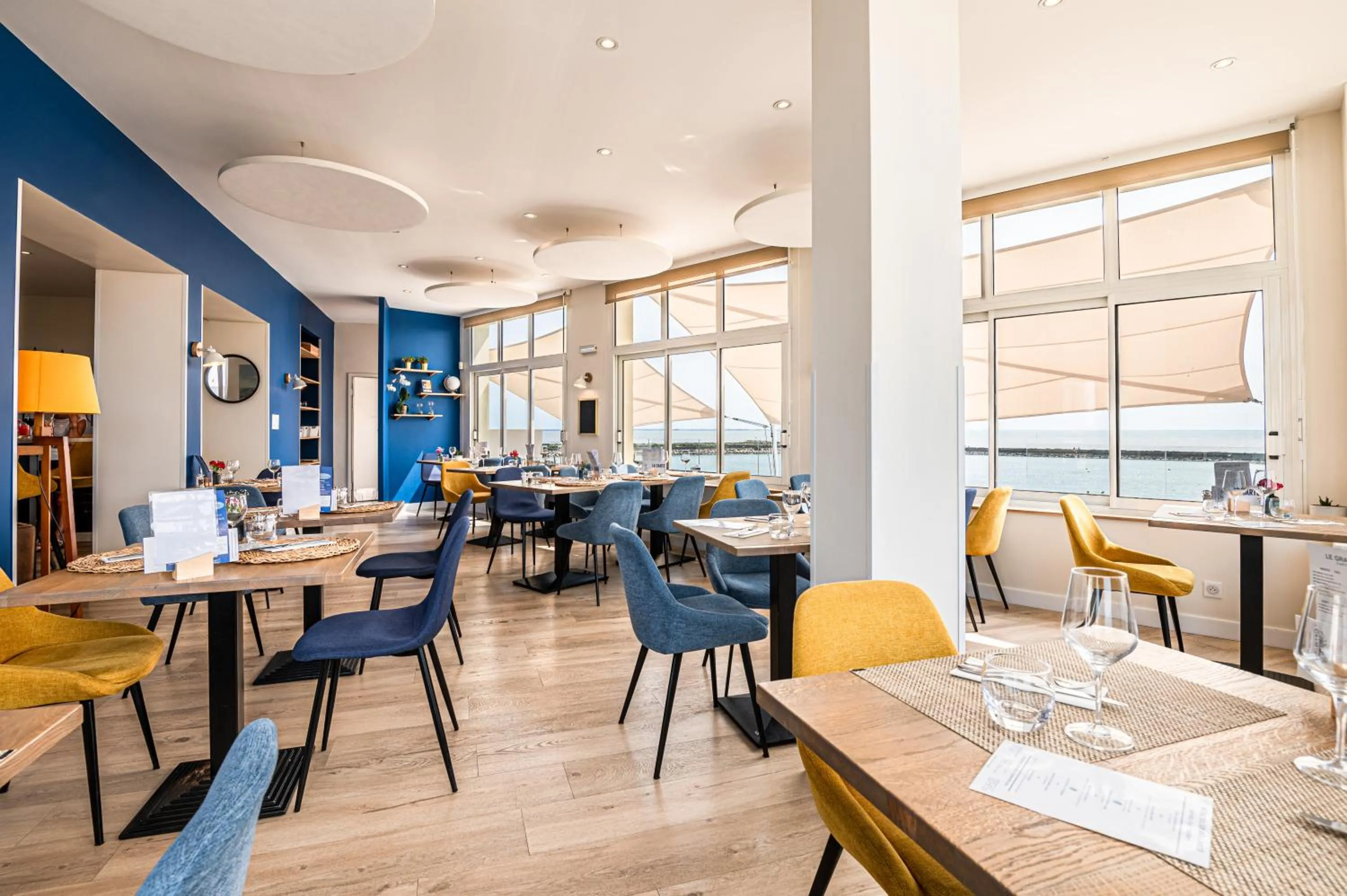 Restaurant/places to eat in Hôtel de charme & SPA Le Grand Large