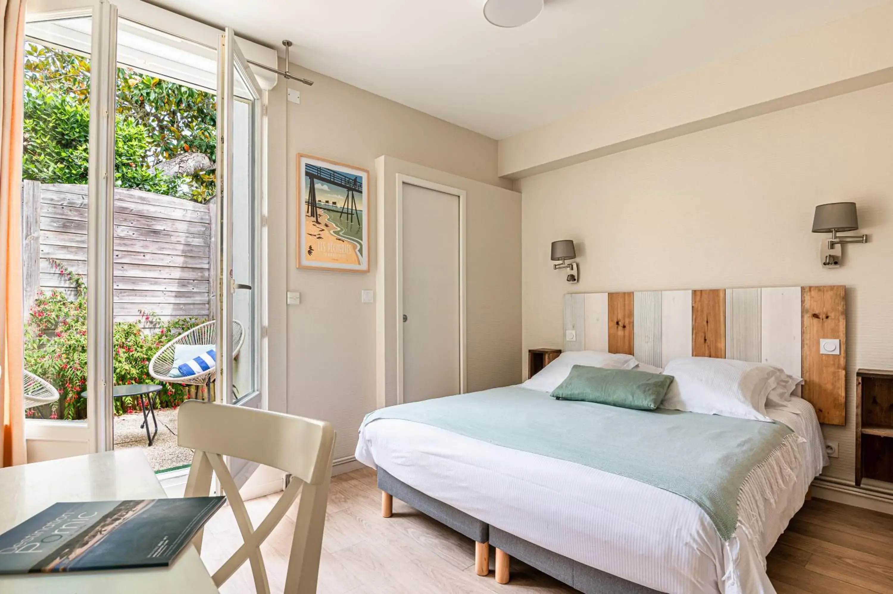 Bedroom, Bed in Hôtel de charme & SPA Le Grand Large Bedroom, Bed in Hôtel de charme & SPA Le Grand Large