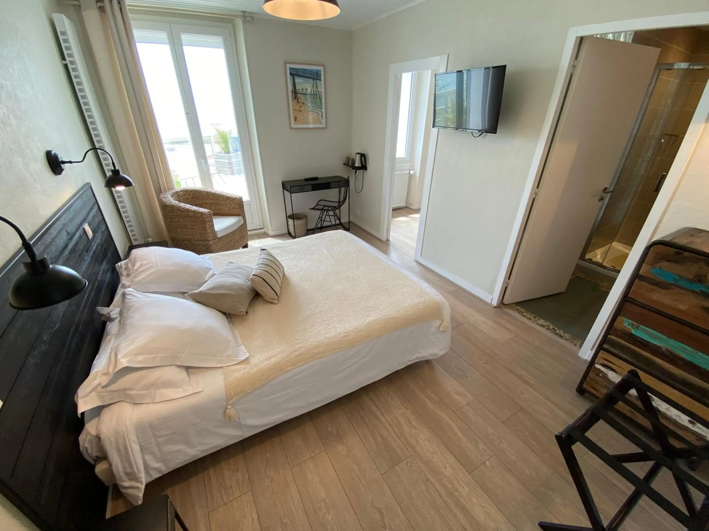 Bedroom, Bed in Hôtel de charme & SPA Le Grand Large Bedroom, Bed in Hôtel de charme & SPA Le Grand Large