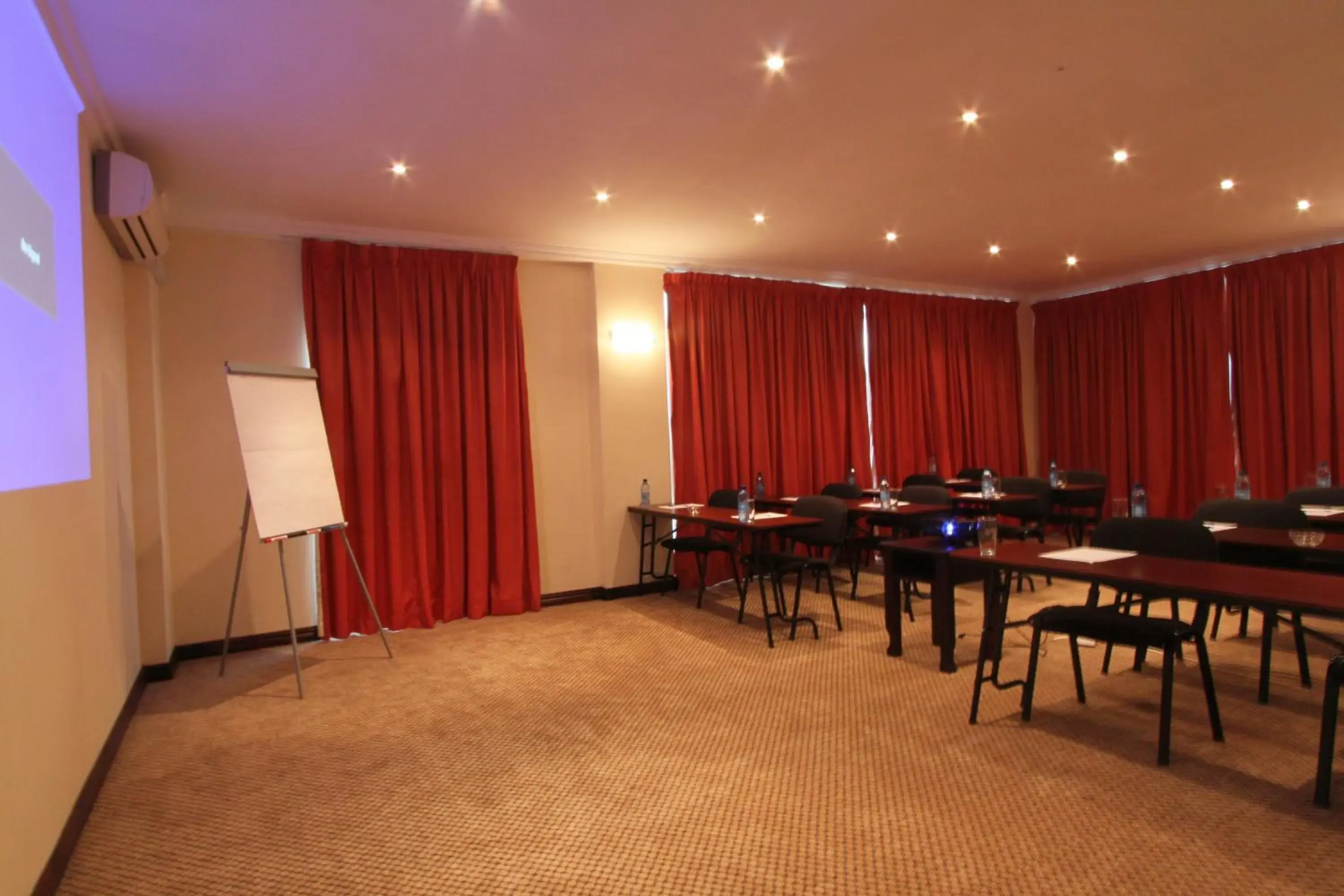 Meeting/conference room in Regal Inn Ballito Meeting/conference room in Regal Inn Ballito