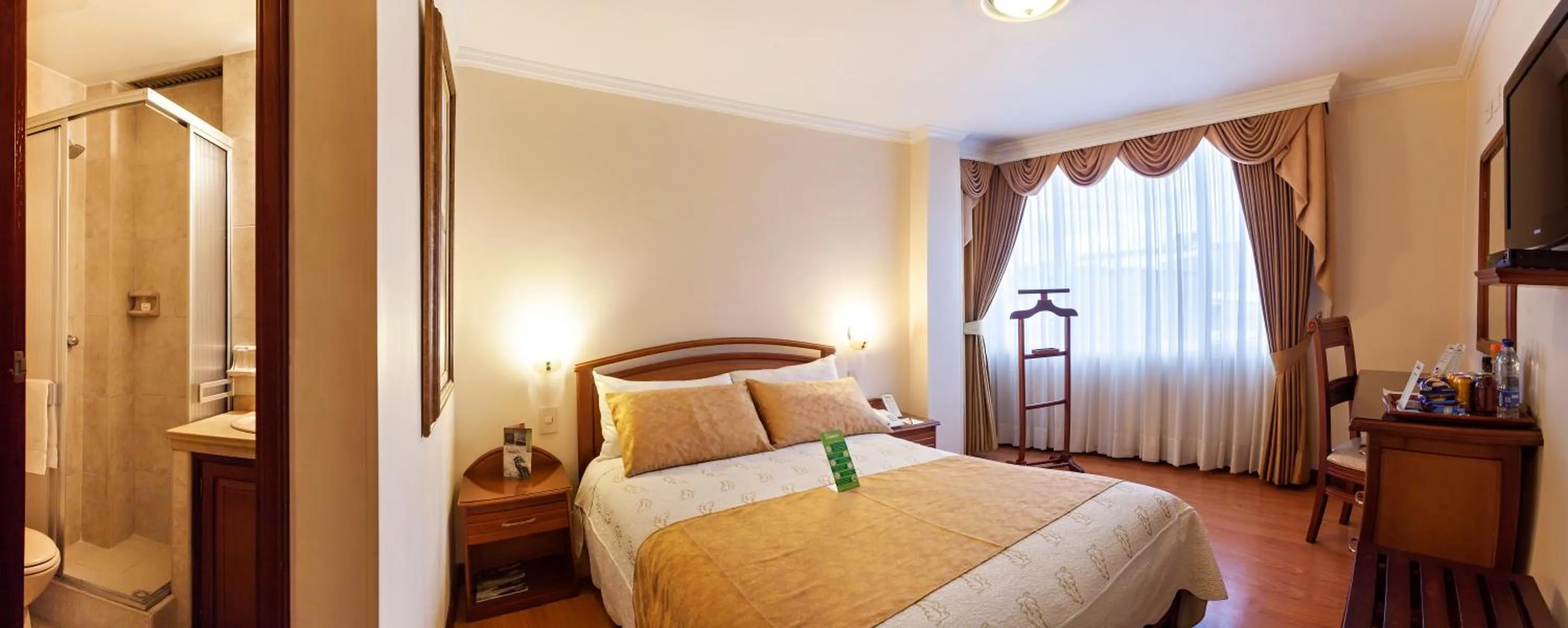 Photo of the whole room, Bed in Hotel Fernando Plaza