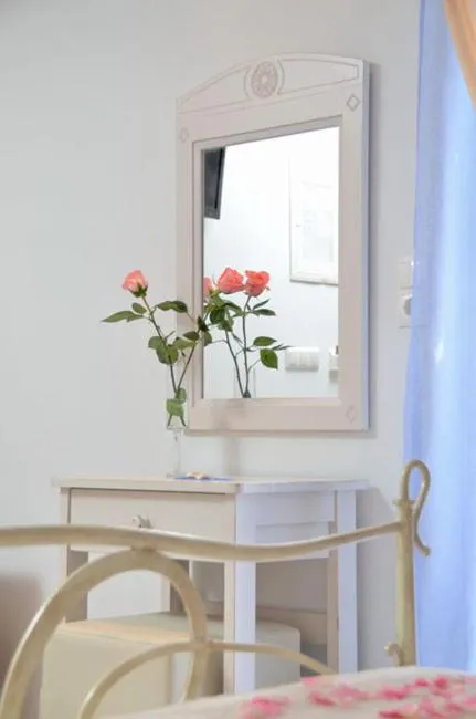 Decorative detail in Naxos Blue Sky