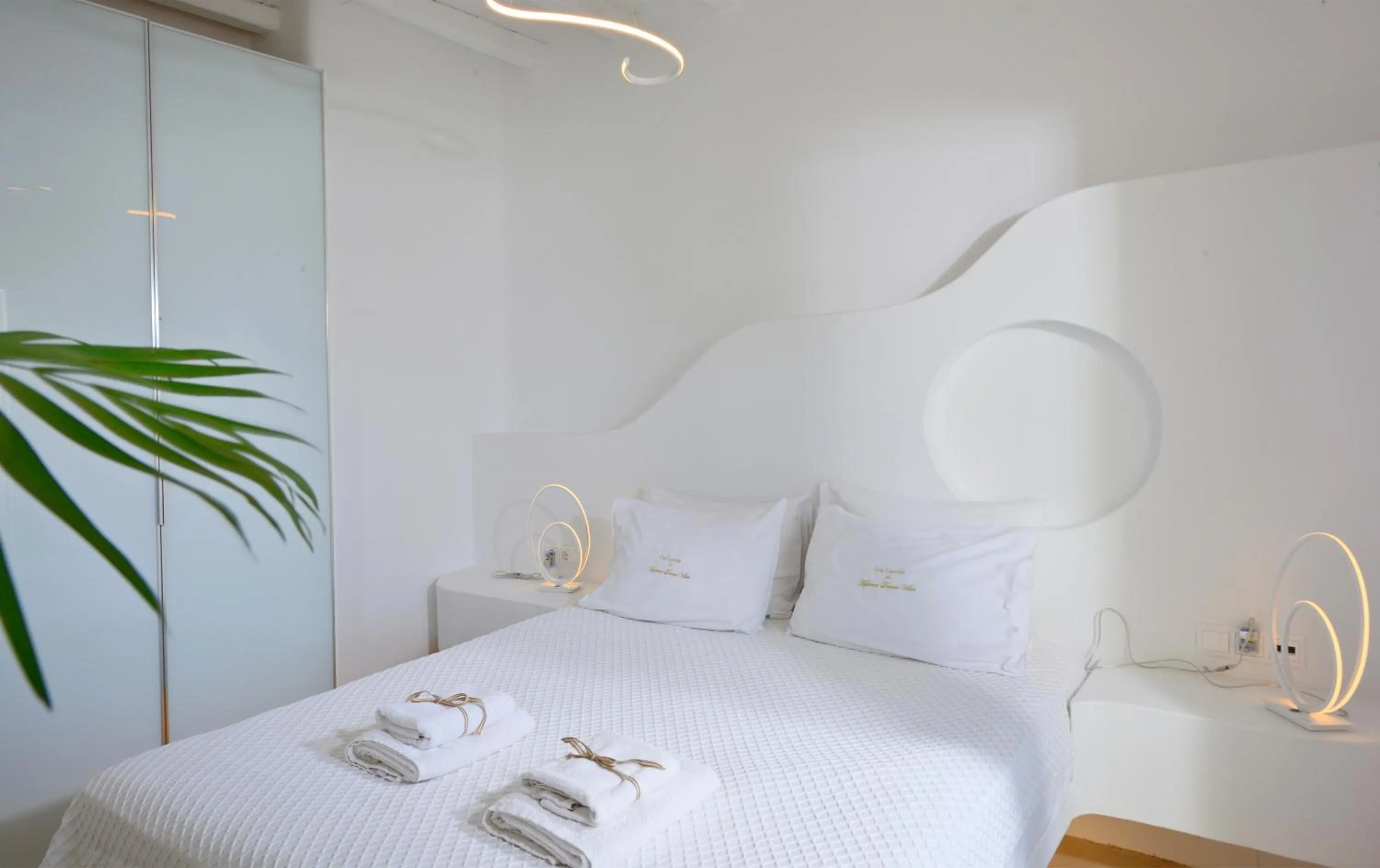 Bed in Mykonos Dream Villas