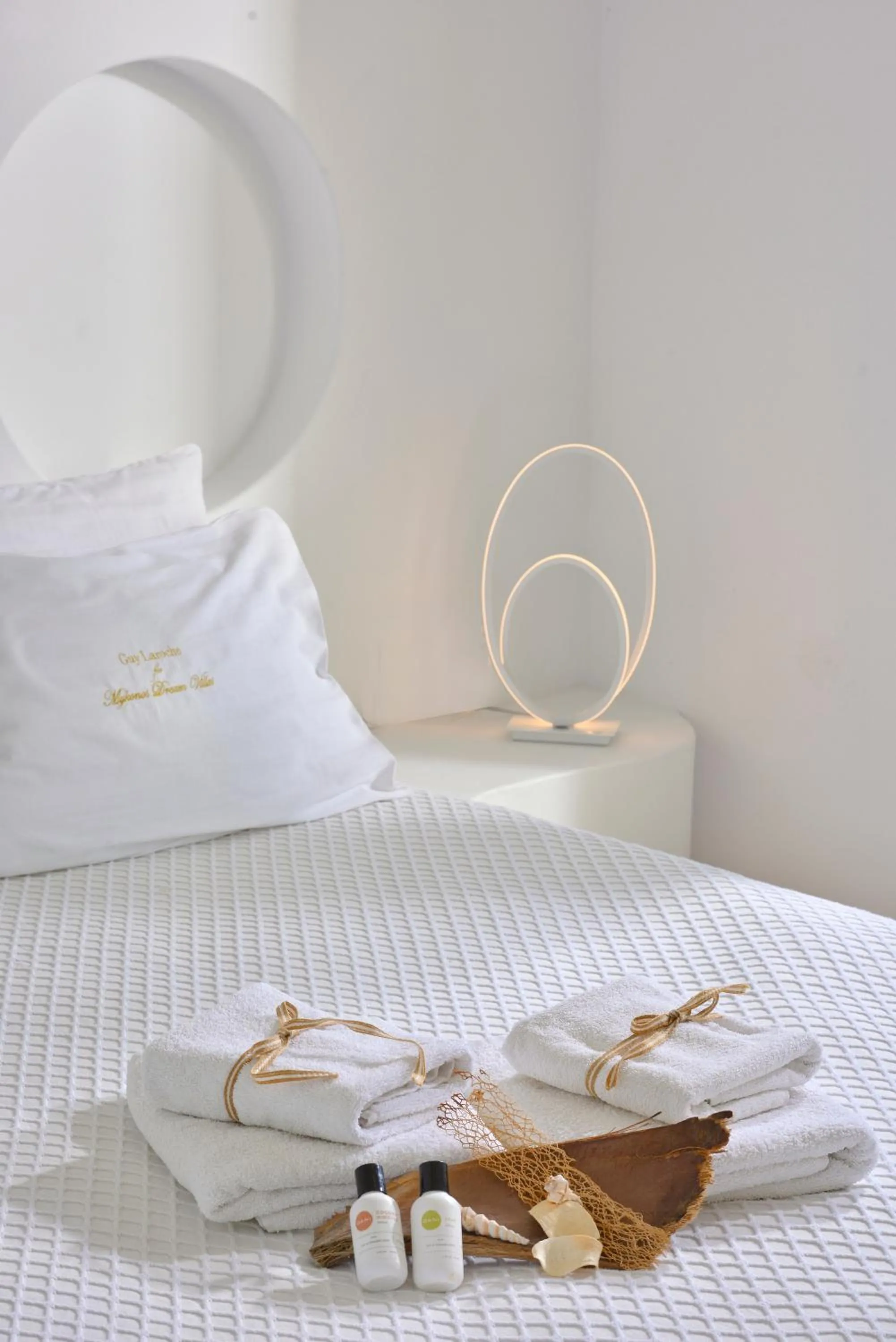 Bed in Mykonos Dream Villas