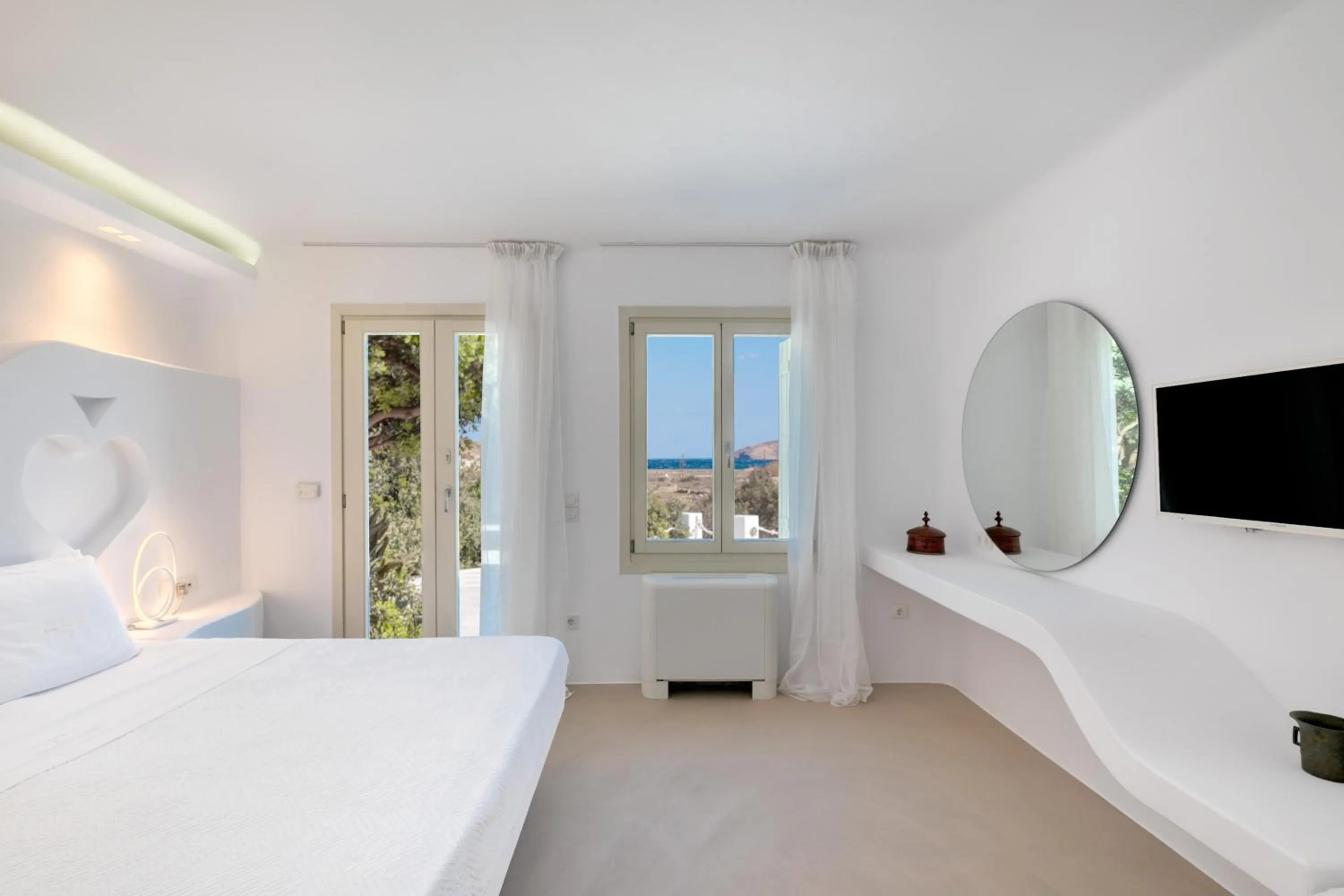 Bed in Mykonos Dream Villas