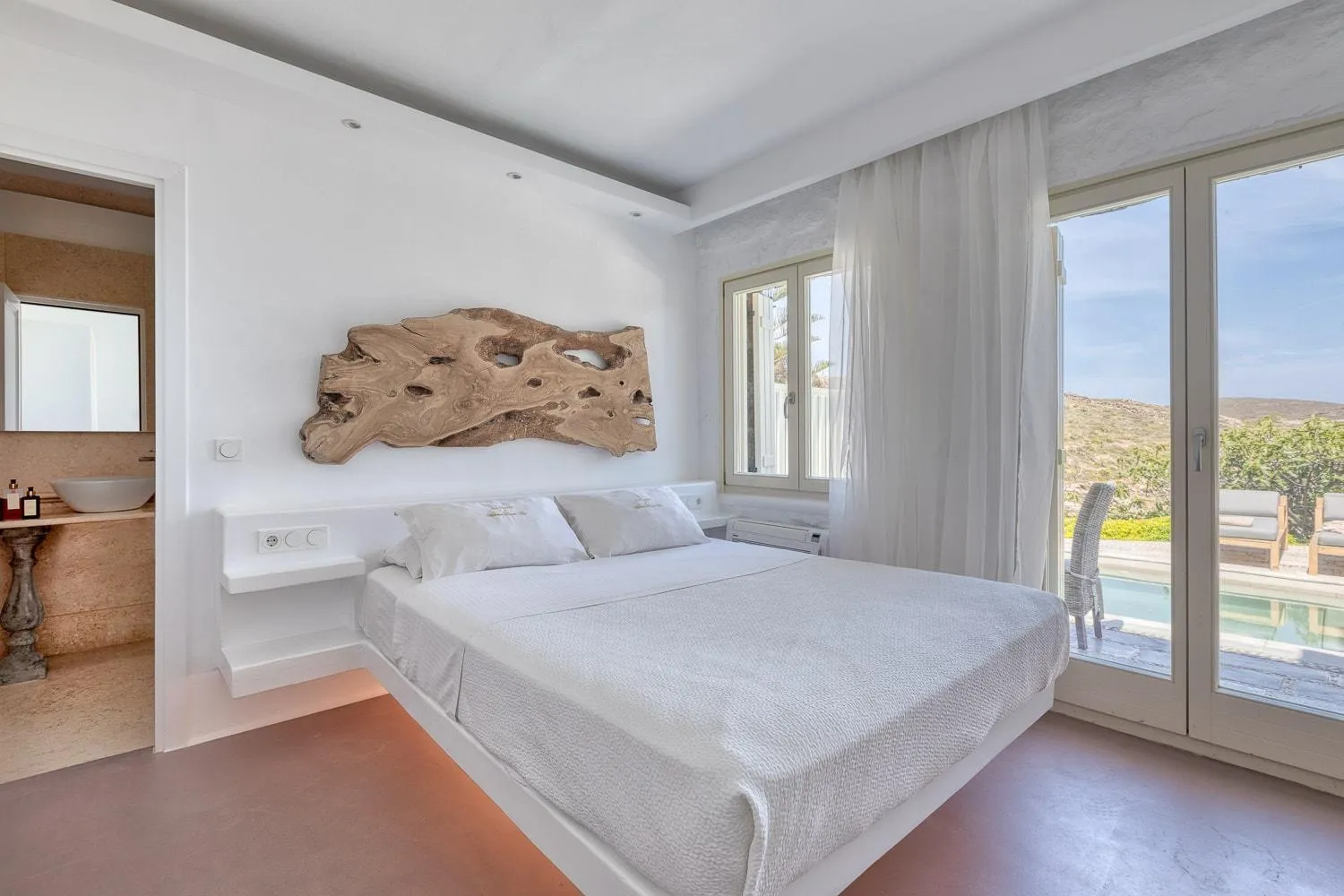 Bed in Mykonos Dream Villas