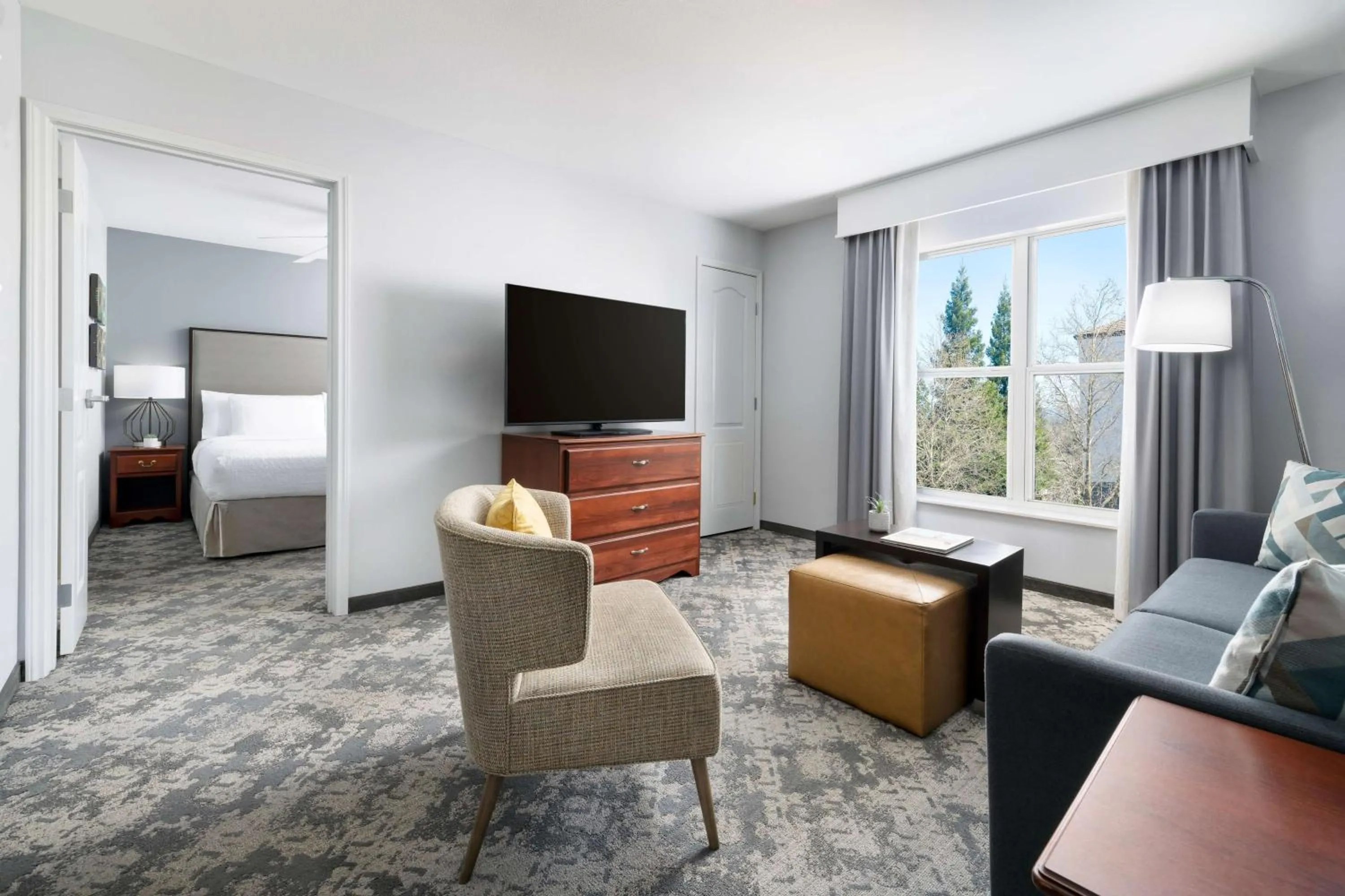 Living room, Bed in Homewood Suites by Hilton Sacramento/Roseville
