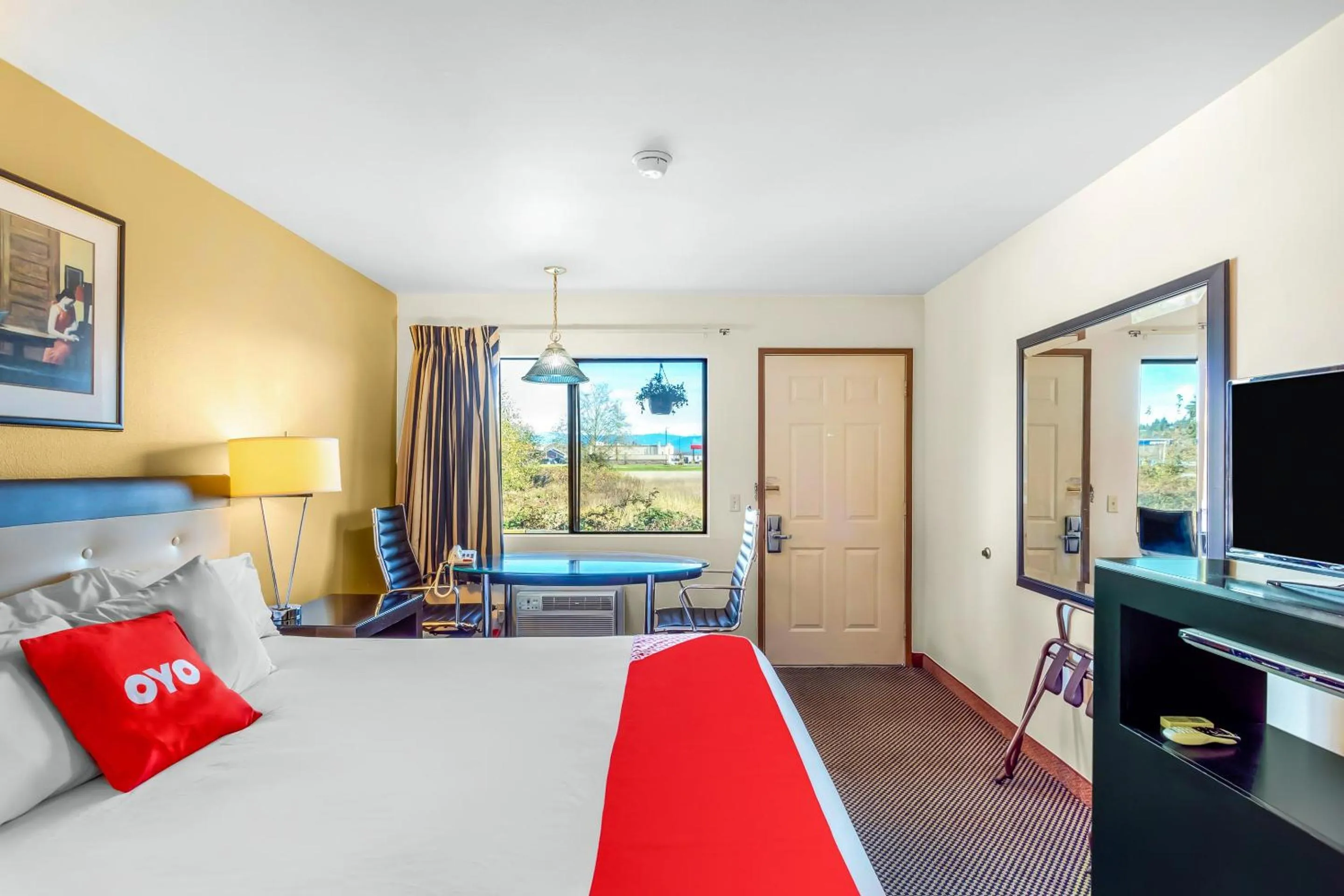 Bedroom, Bed in Arlington Motor Inn