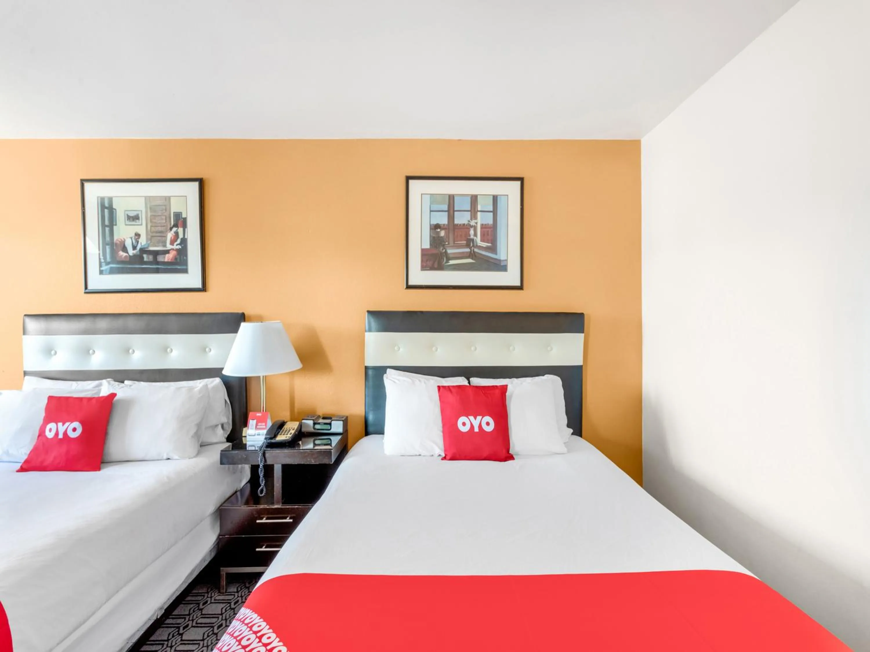 Bedroom, Bed in Arlington Motor Inn