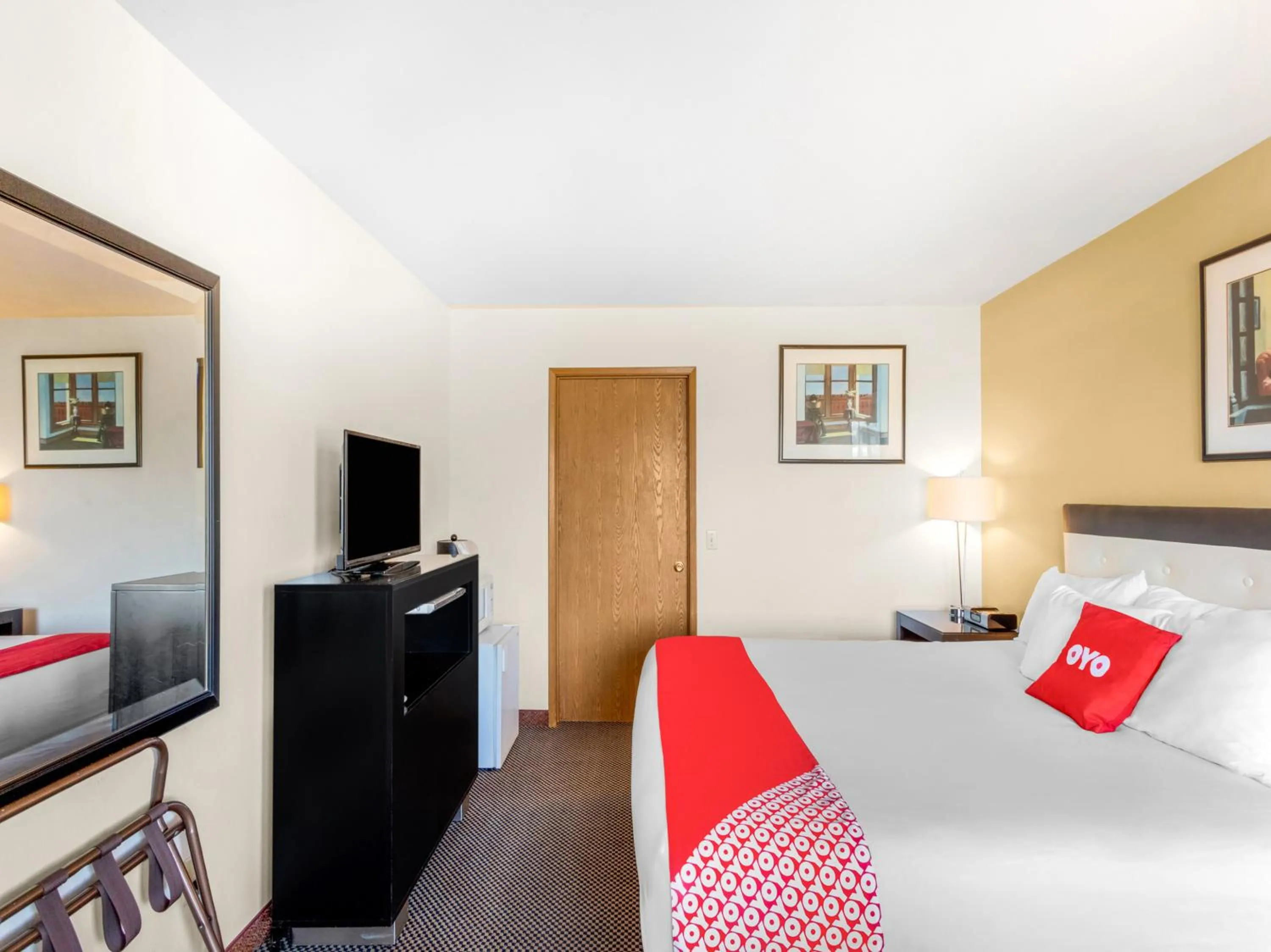 Bedroom, Bed in Arlington Motor Inn