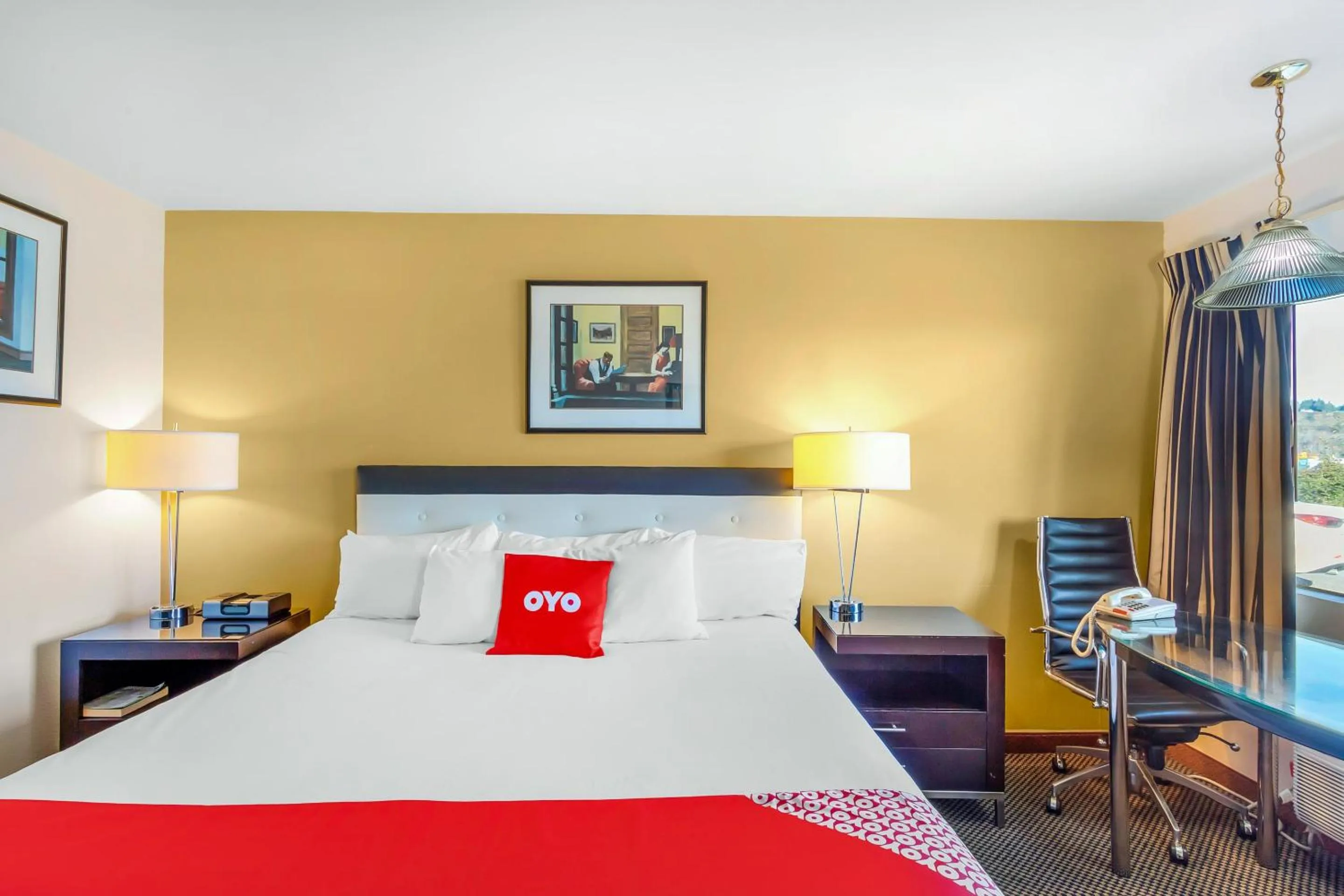 Bedroom, Bed in Arlington Motor Inn