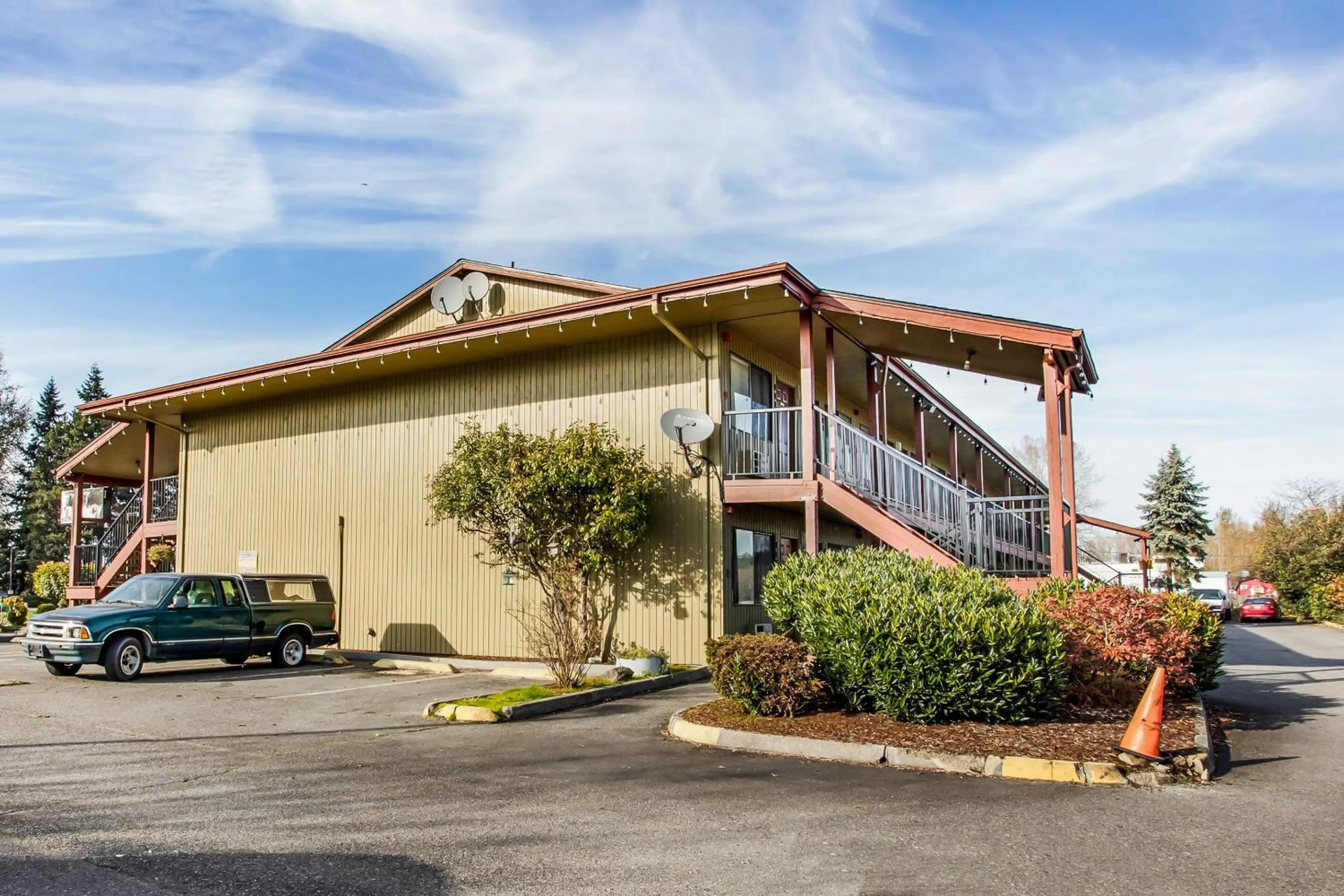 Facade/entrance in Arlington Motor Inn