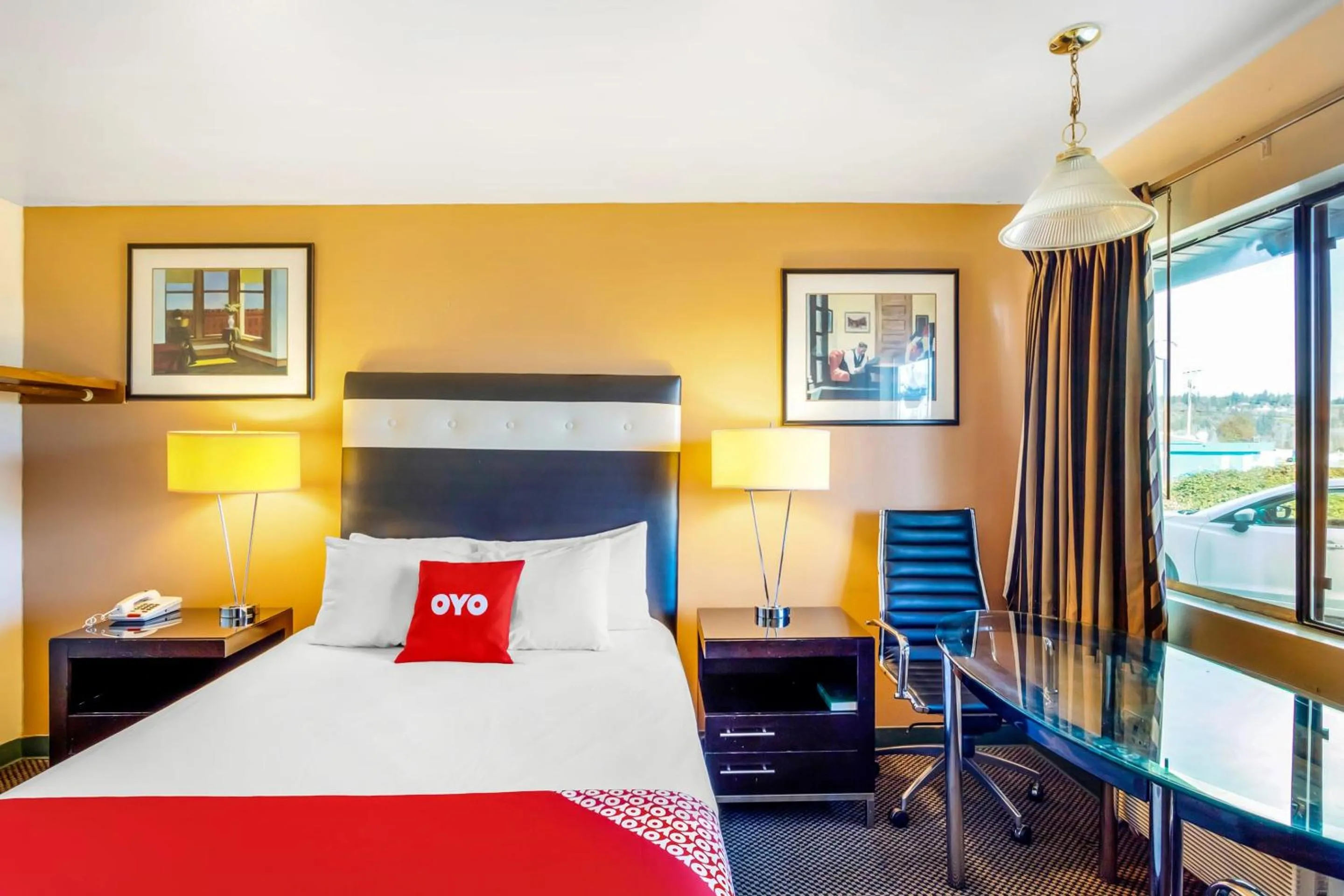 Bedroom, Bed in Arlington Motor Inn