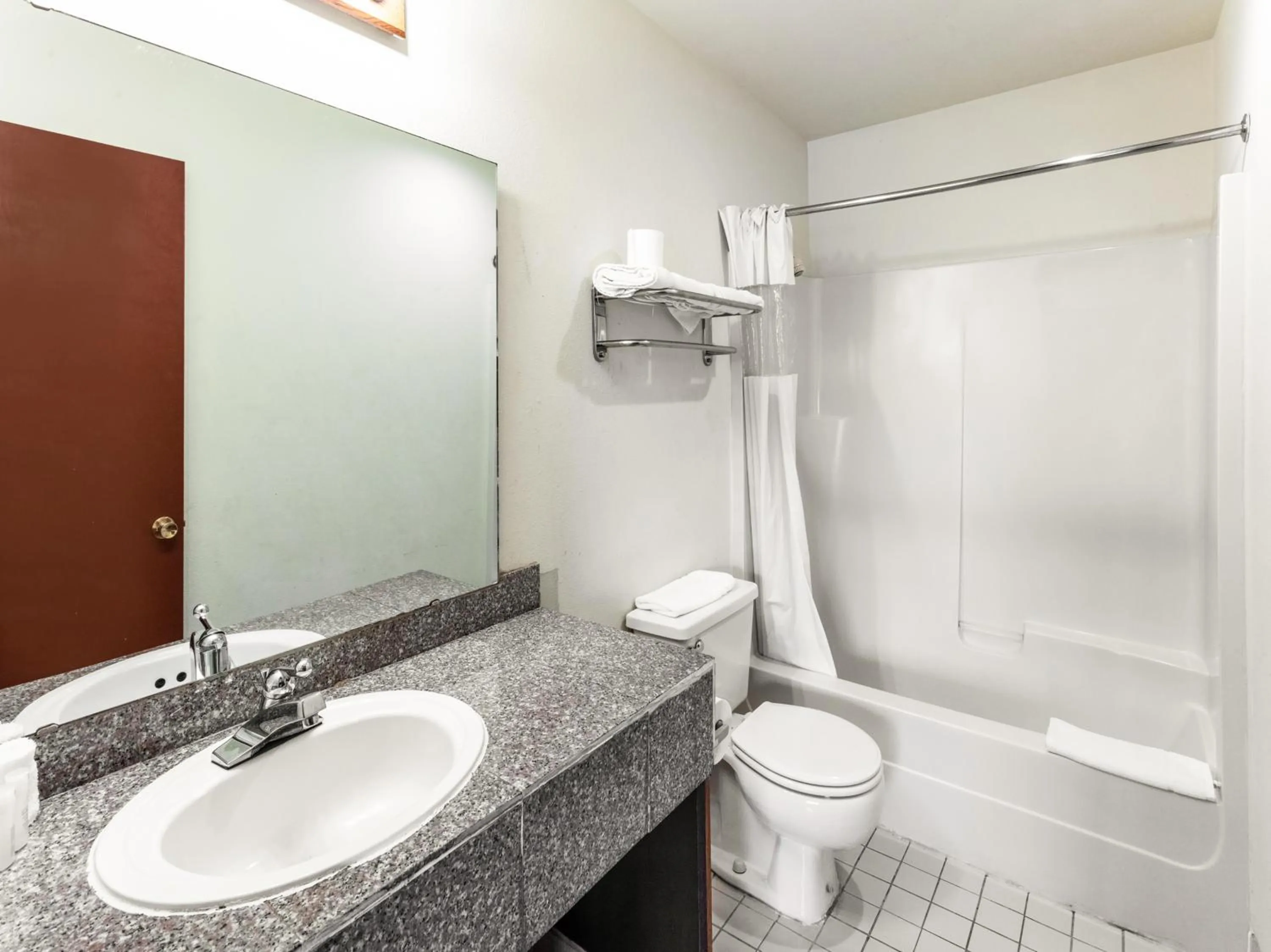 Bathroom in Arlington Motor Inn