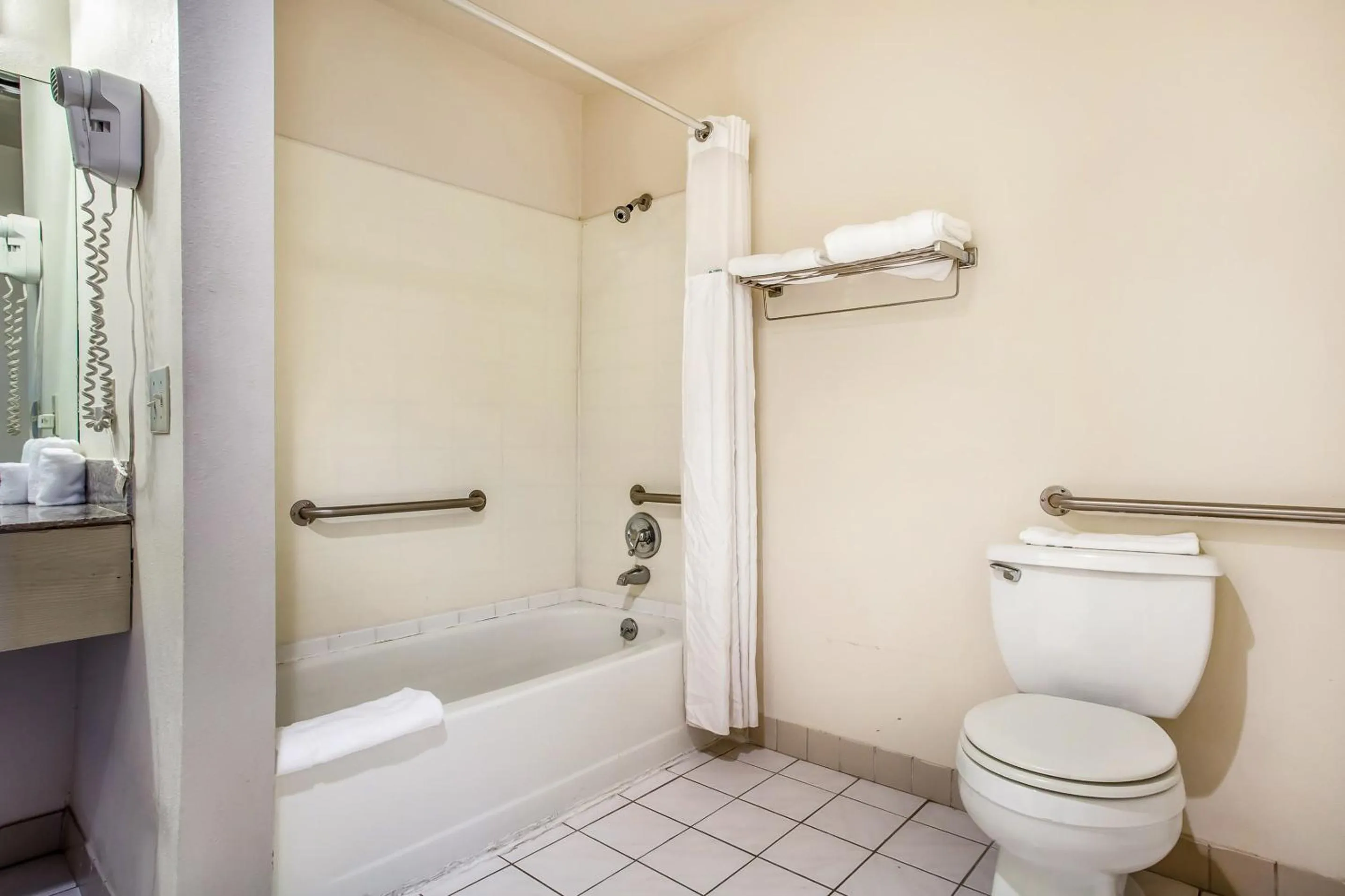 Bathroom in Arlington Motor Inn