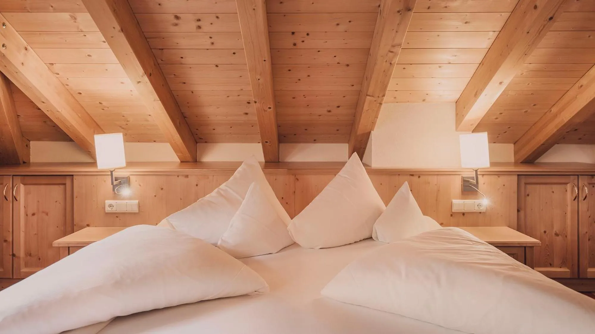 Bedroom, Bed in Hotel Auhof Kappl