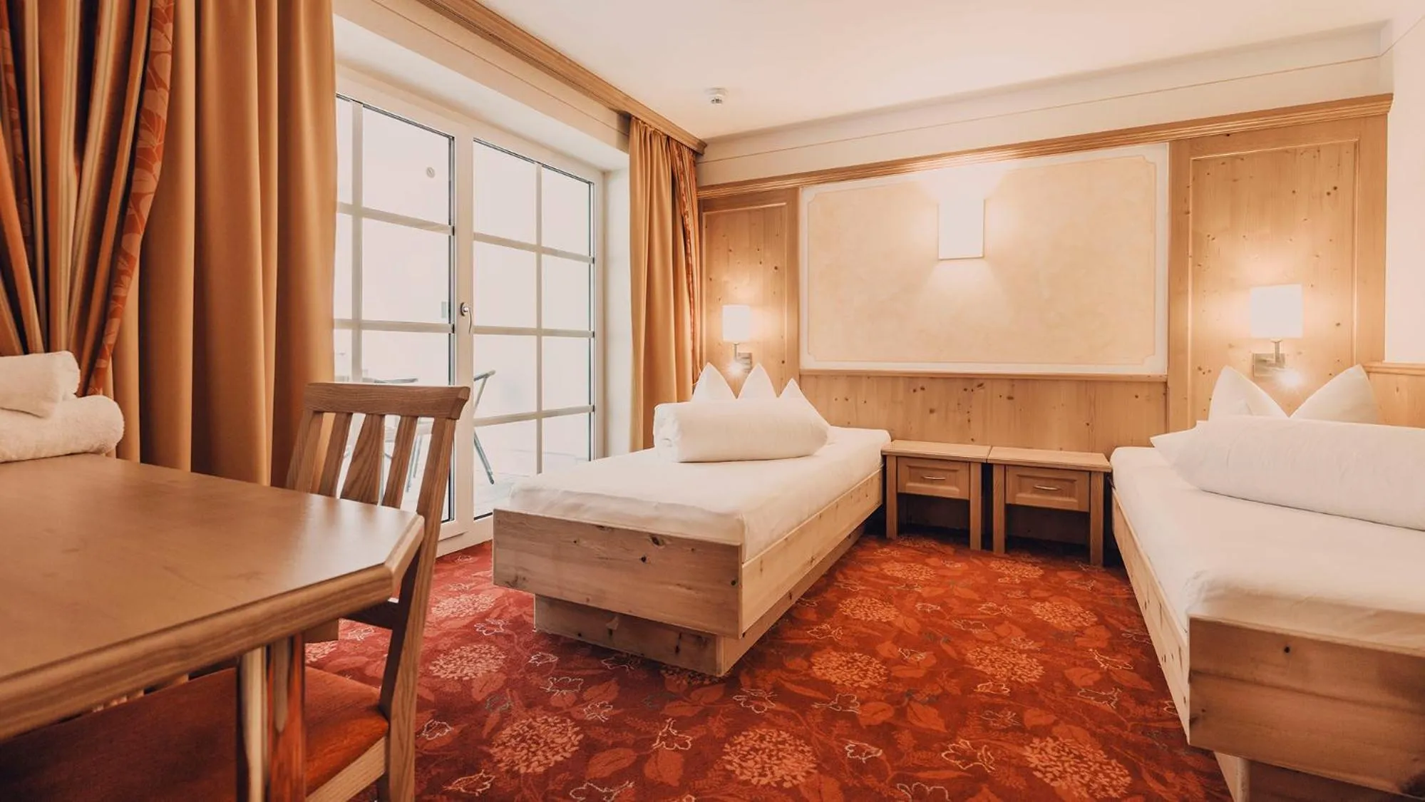 Photo of the whole room, Bed in Hotel Auhof Kappl