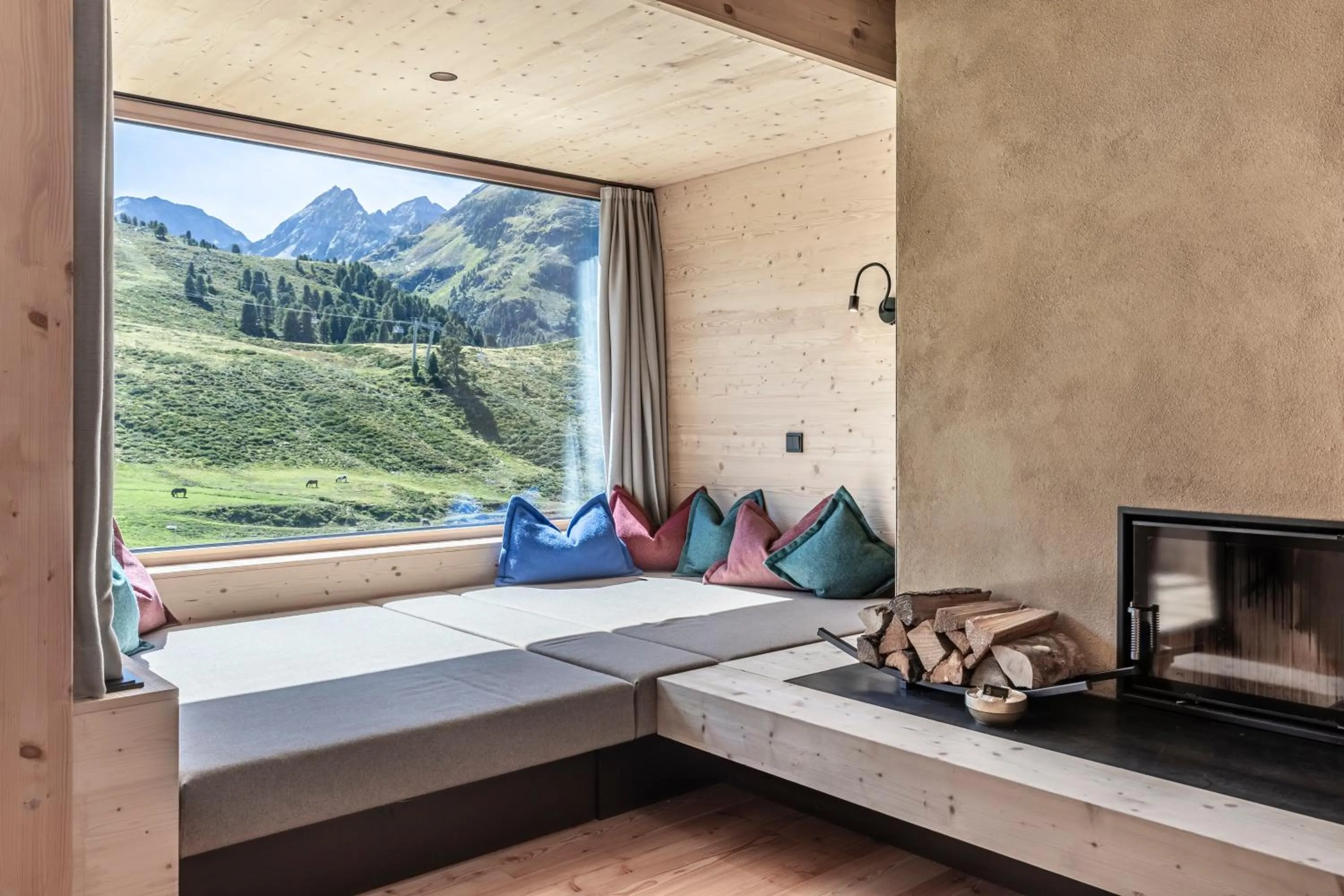 Photo of the whole room, Bed in Hotel Jagdschloss Resort