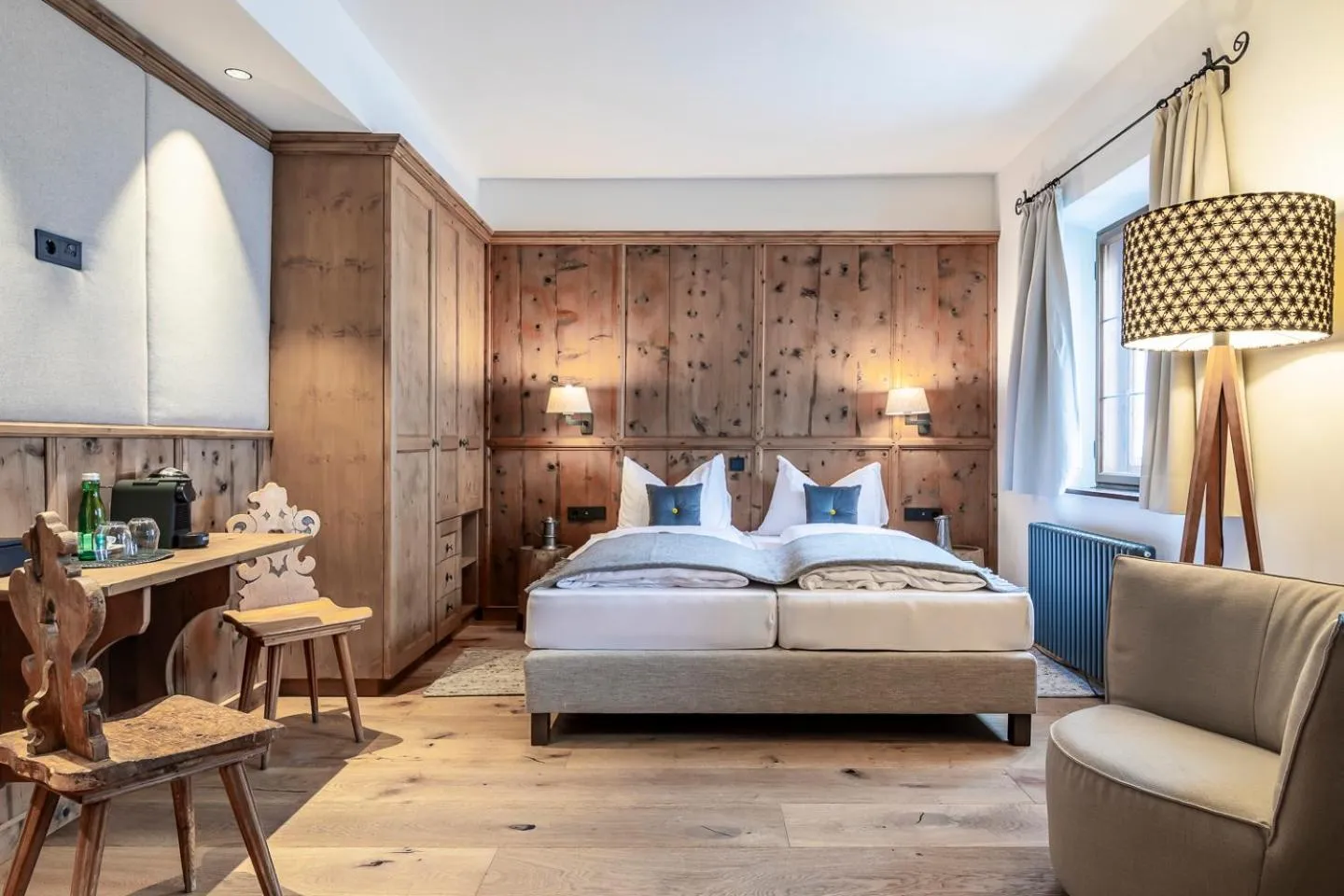 Photo of the whole room, Bed in Hotel Jagdschloss Resort