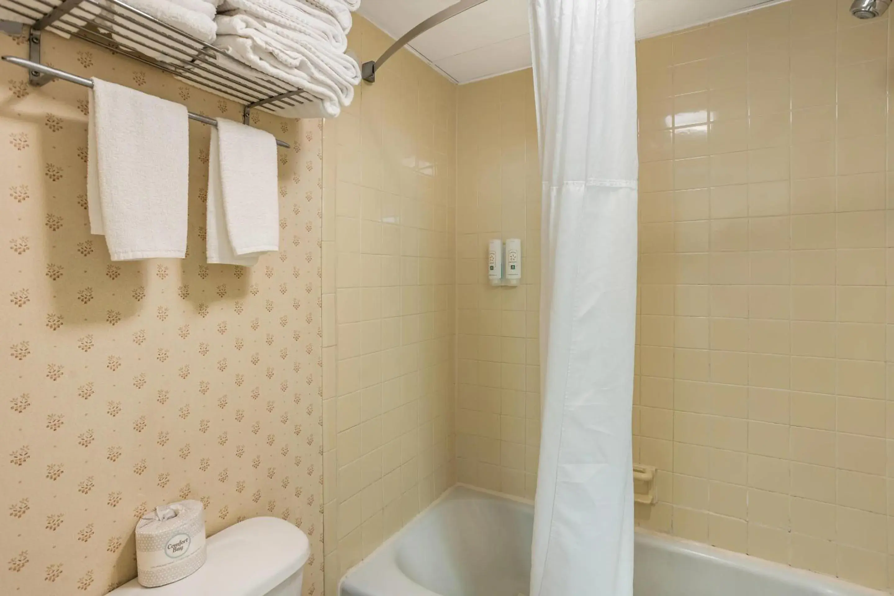 Bedroom in Quality Inn Gettysburg Battlefield Bedroom in Quality Inn Gettysburg Battlefield