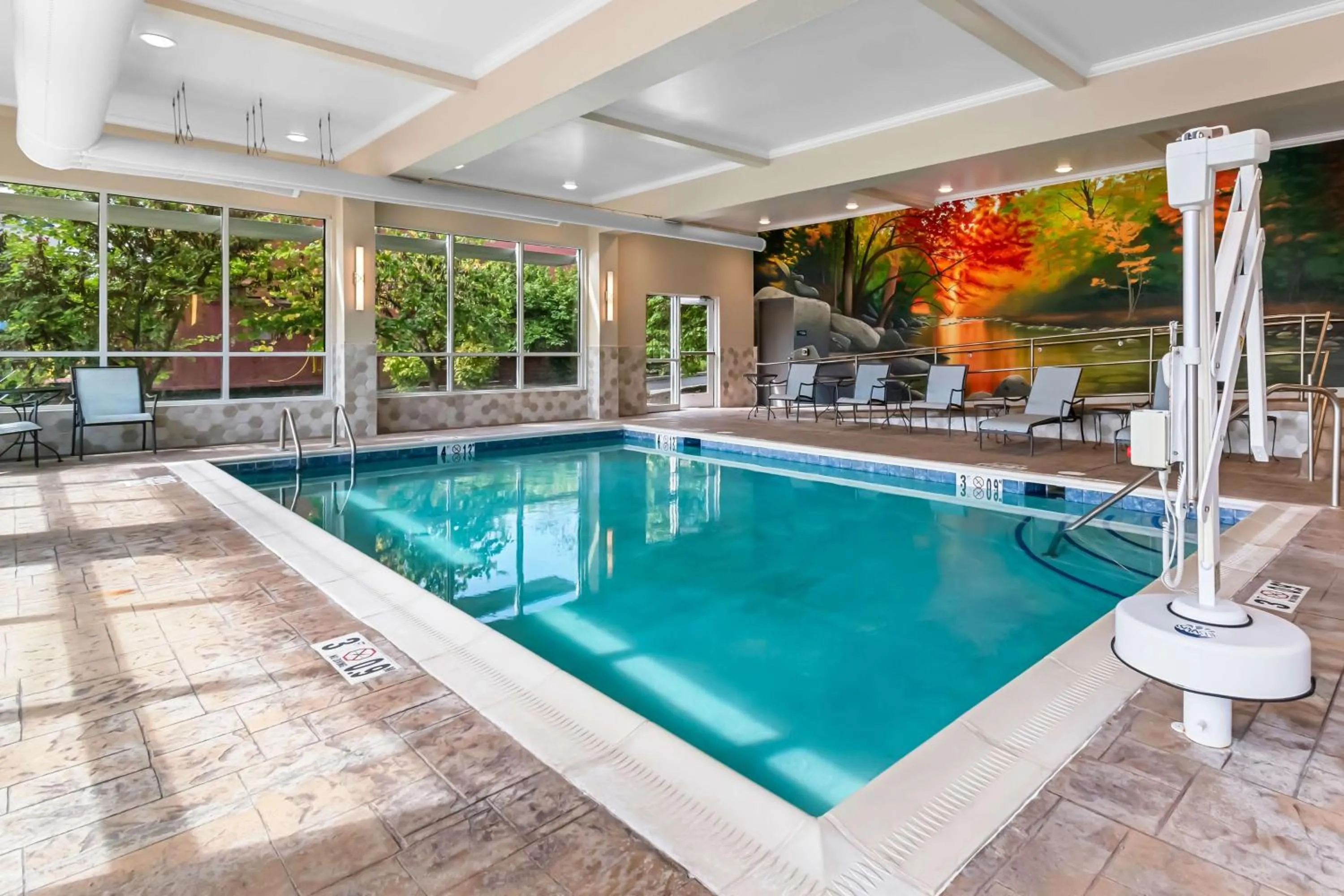 Pool view in Best Western Gettysburg