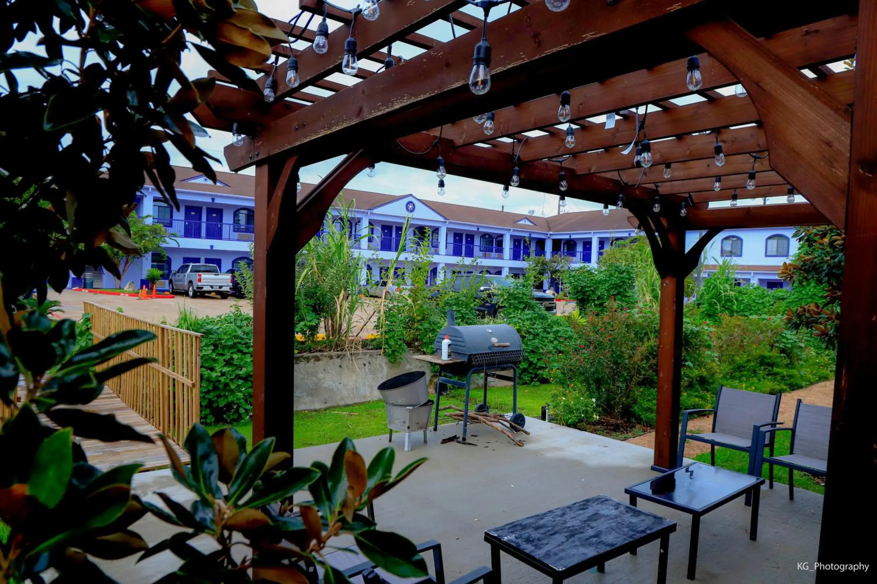 Patio in Scottish Inn and Suites Houston-Jones Road