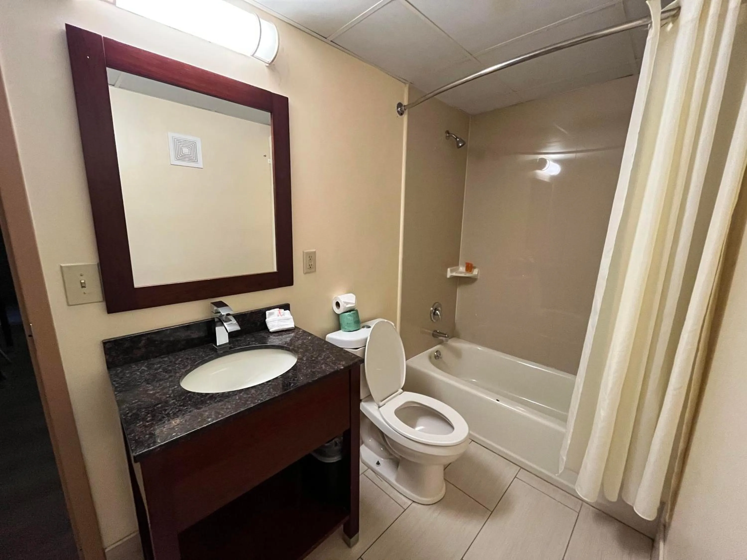 Bathroom in Circle Motor Lodge