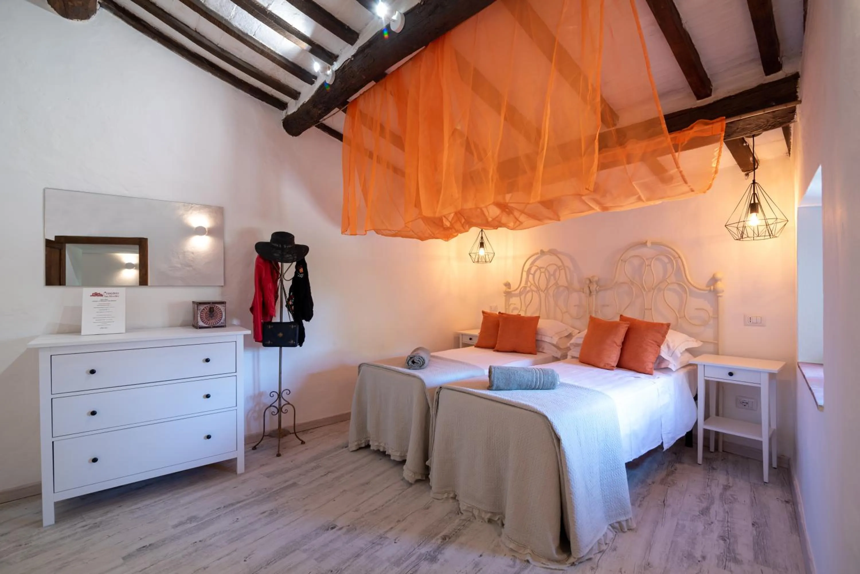 Photo of the whole room, Bed in Monastero San Silvestro