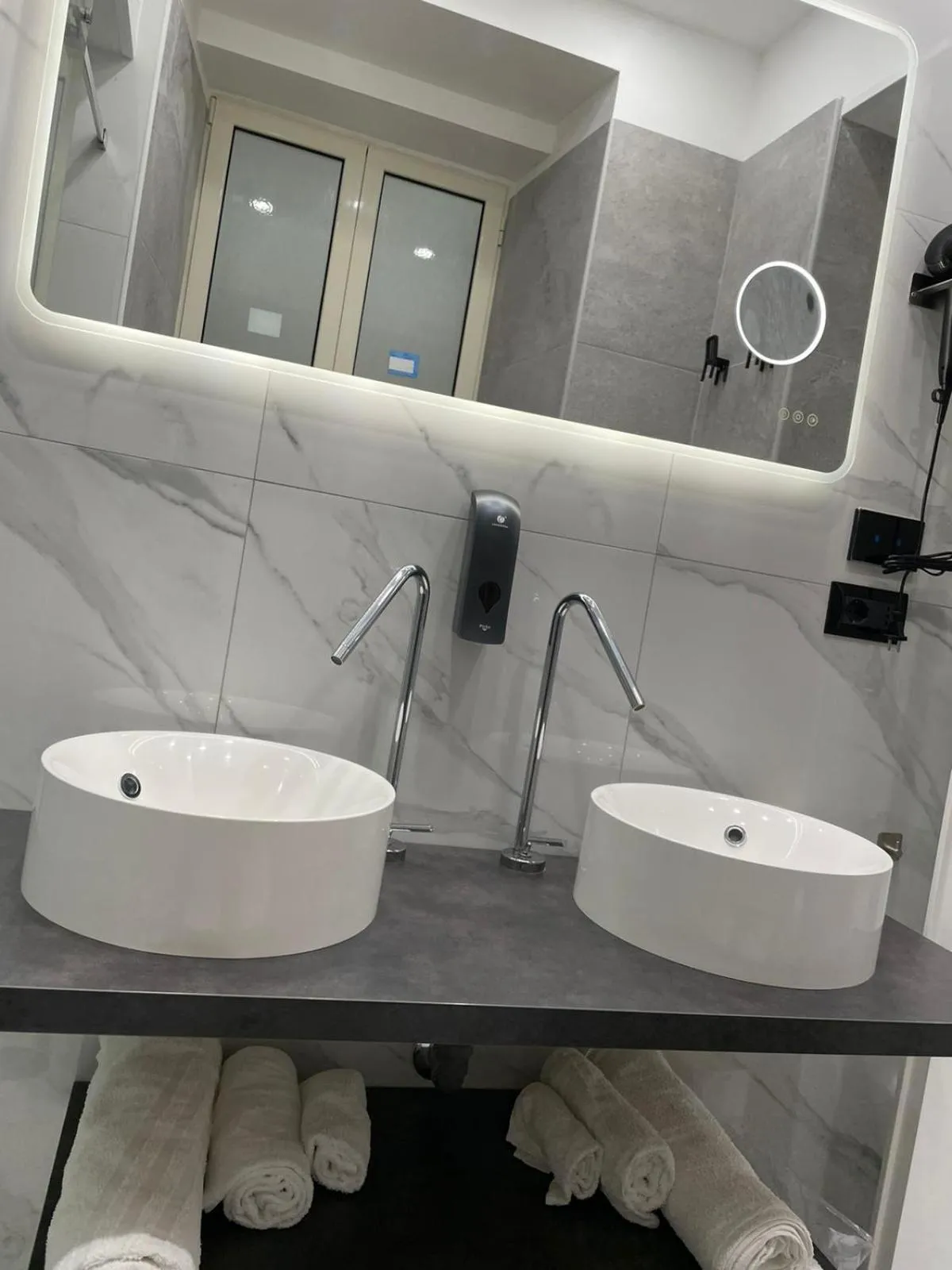 Bathroom in Terrazza Aragon Room and SPA