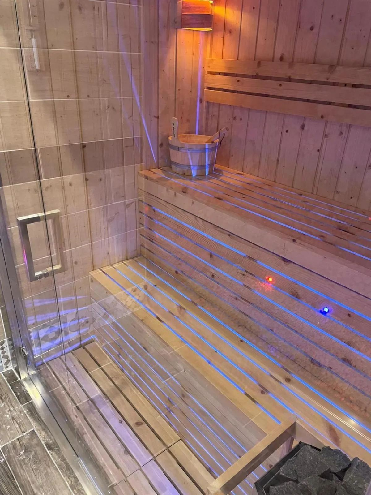 Sauna in Terrazza Aragon Room and SPA