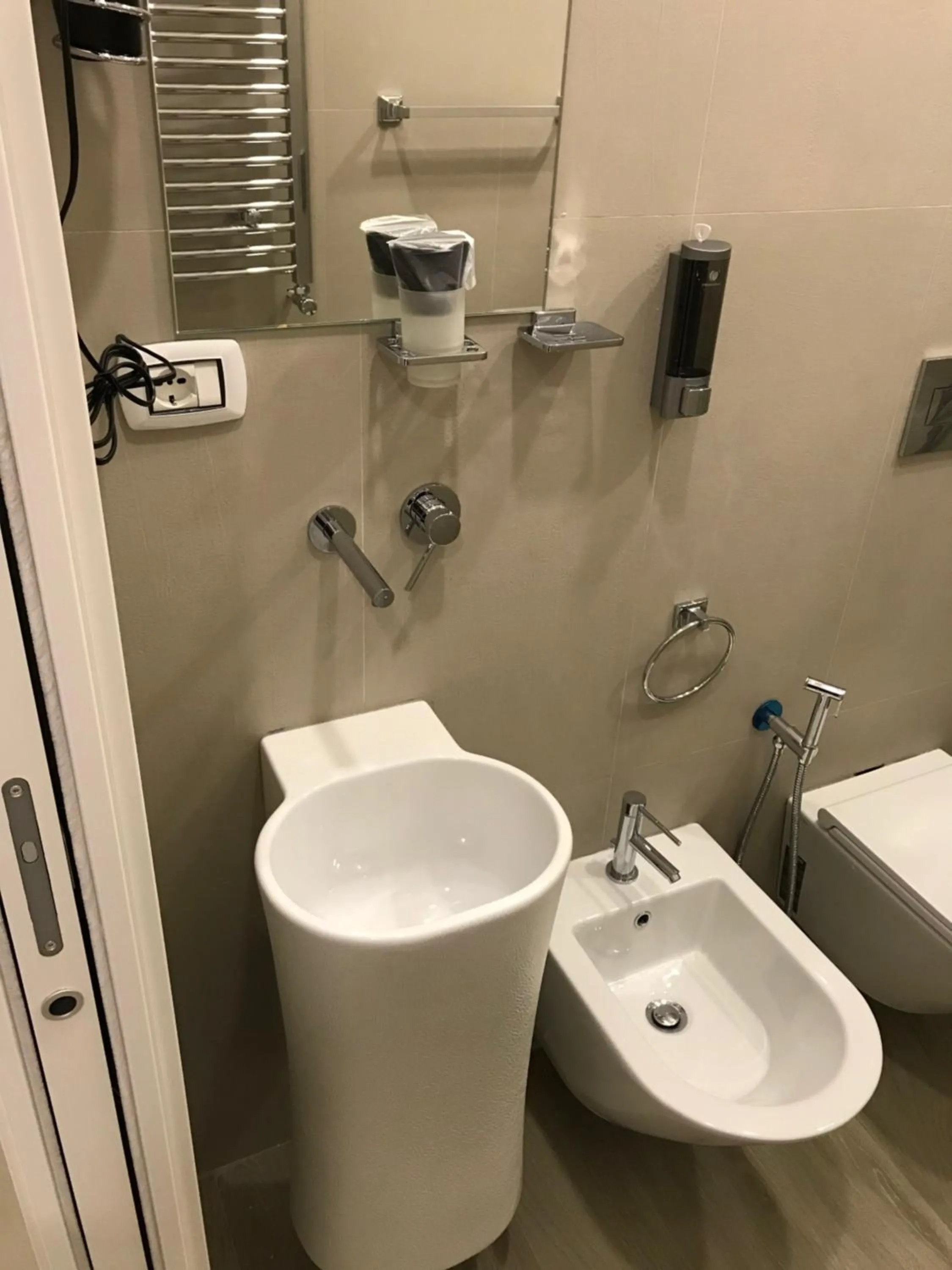 Toilet in Terrazza Aragon Room and SPA