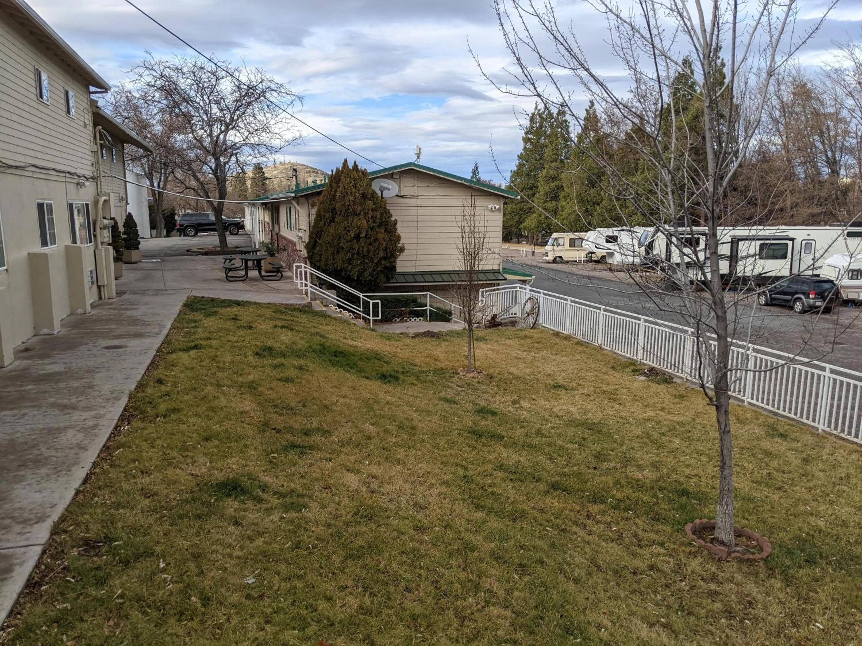 Hi-Lo Motel, Cafe and RV Park Mount Shasta Area