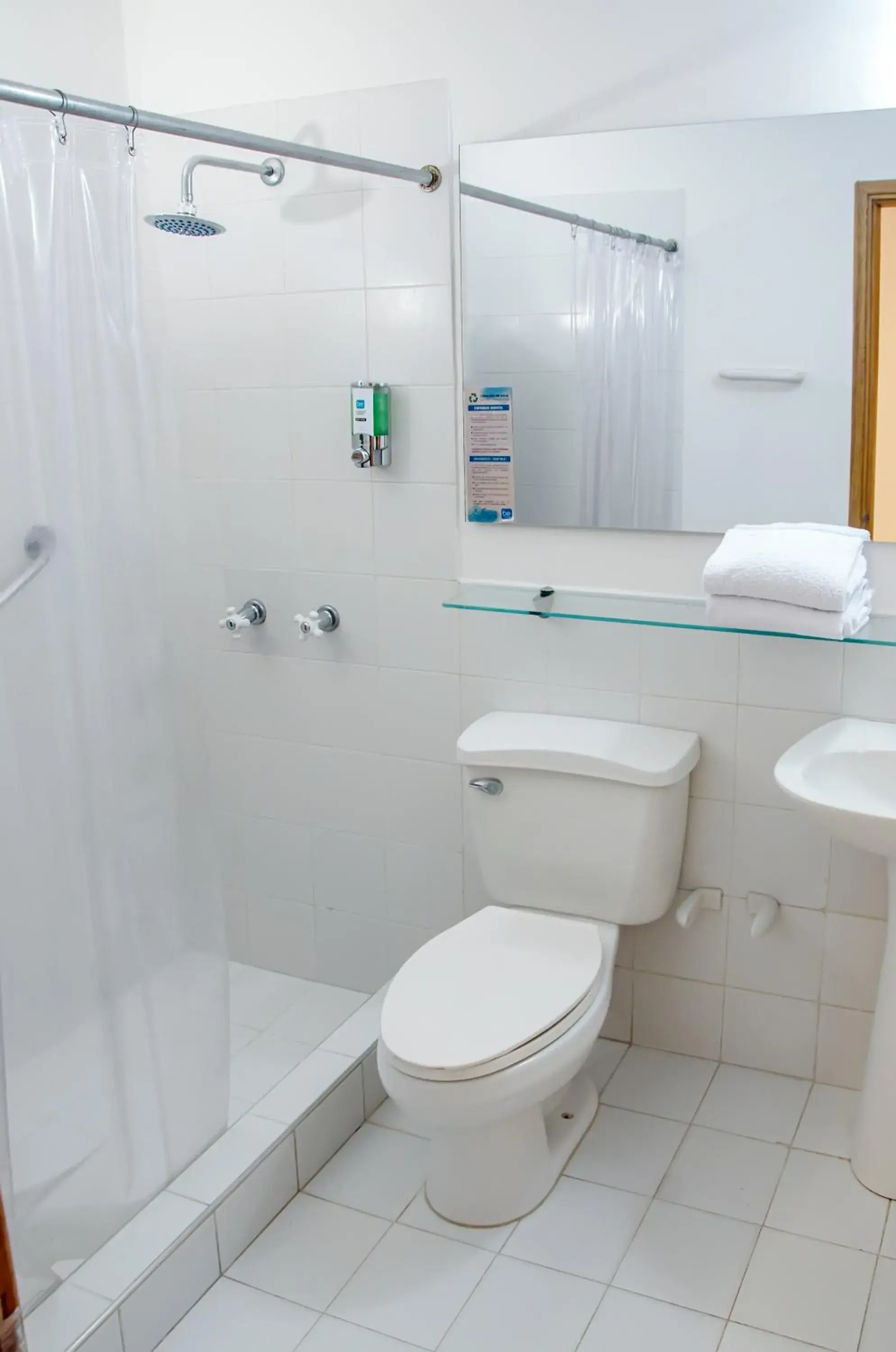 Bathroom in Hotel Be La Sierra Bathroom in Hotel Be La Sierra