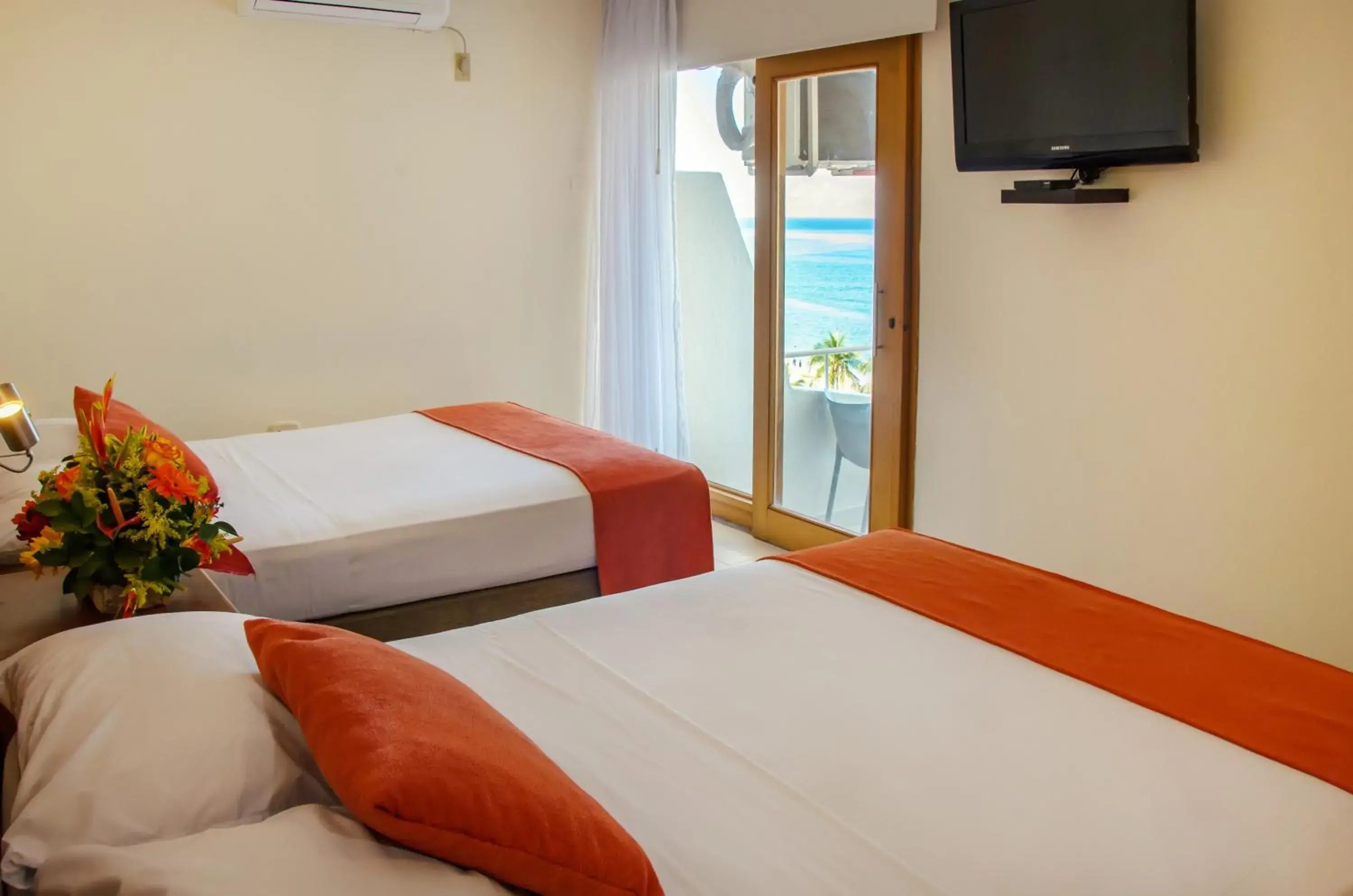 Superior Twin Room in Hotel Be La Sierra Superior Twin Room in Hotel Be La Sierra