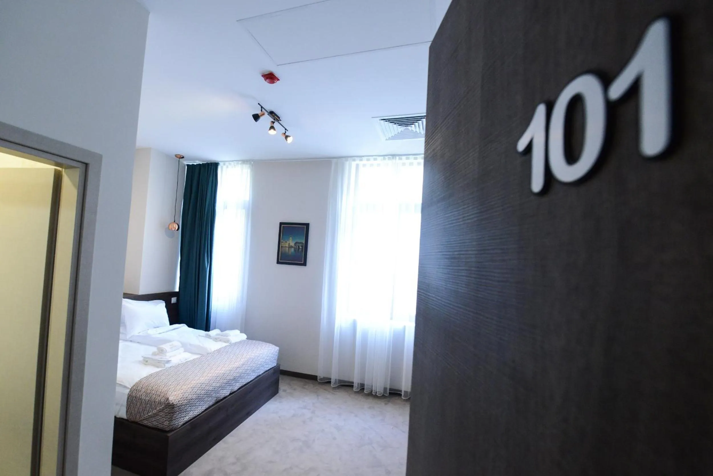 Bed in Hotel Cara 28