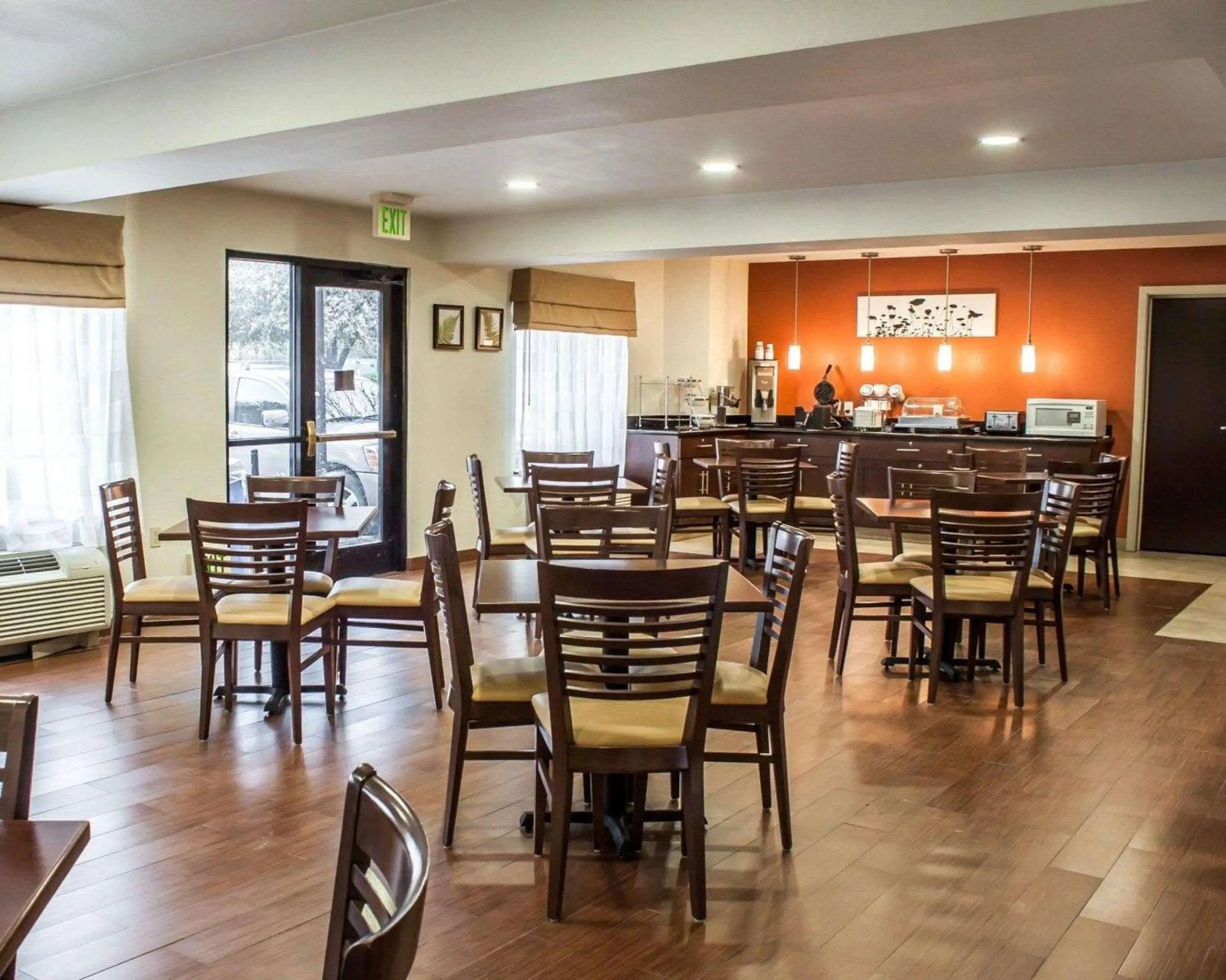 Restaurant/places to eat in Sleep Inn Arlington Near Six Flags