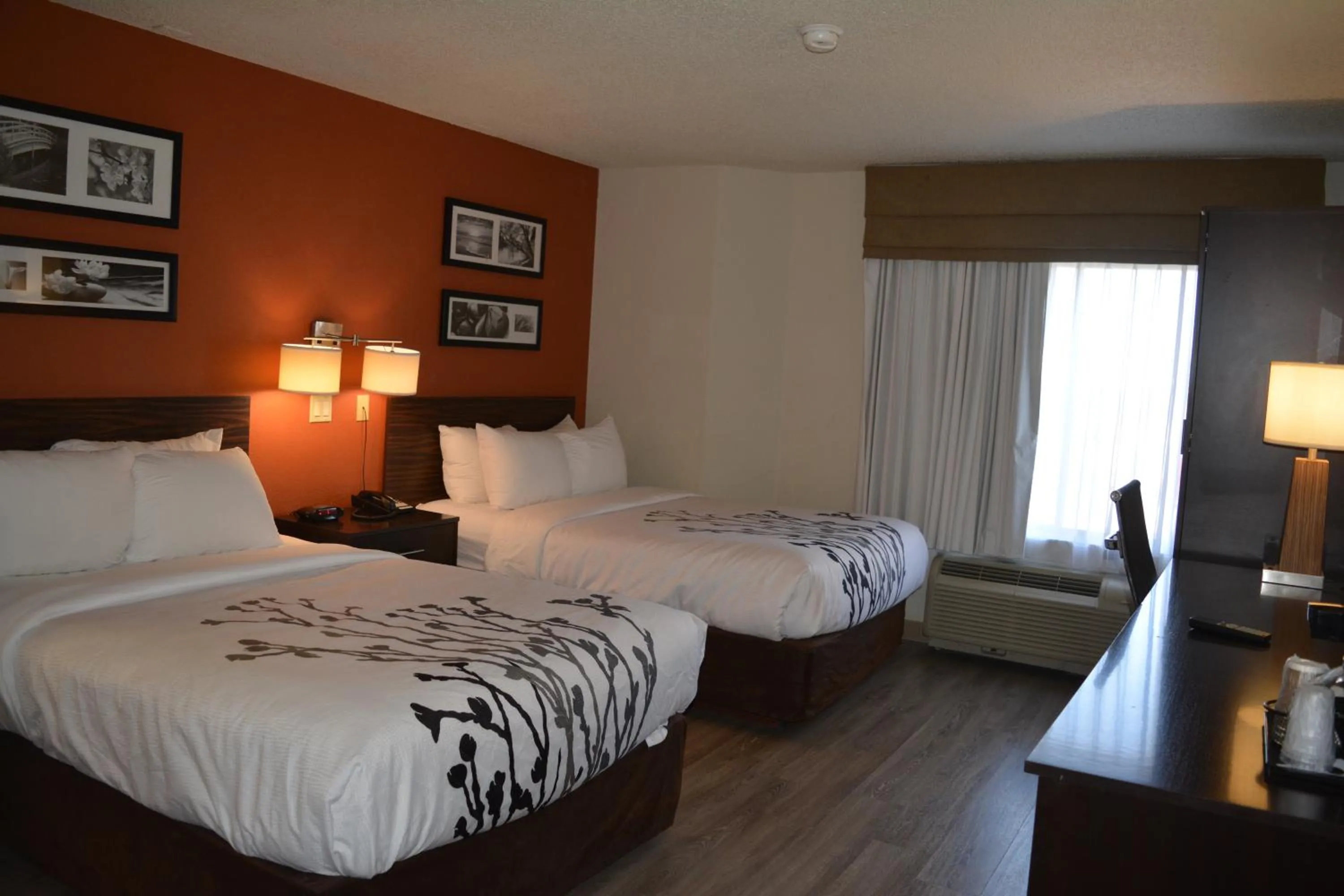 Bed in Sleep Inn Arlington Near Six Flags