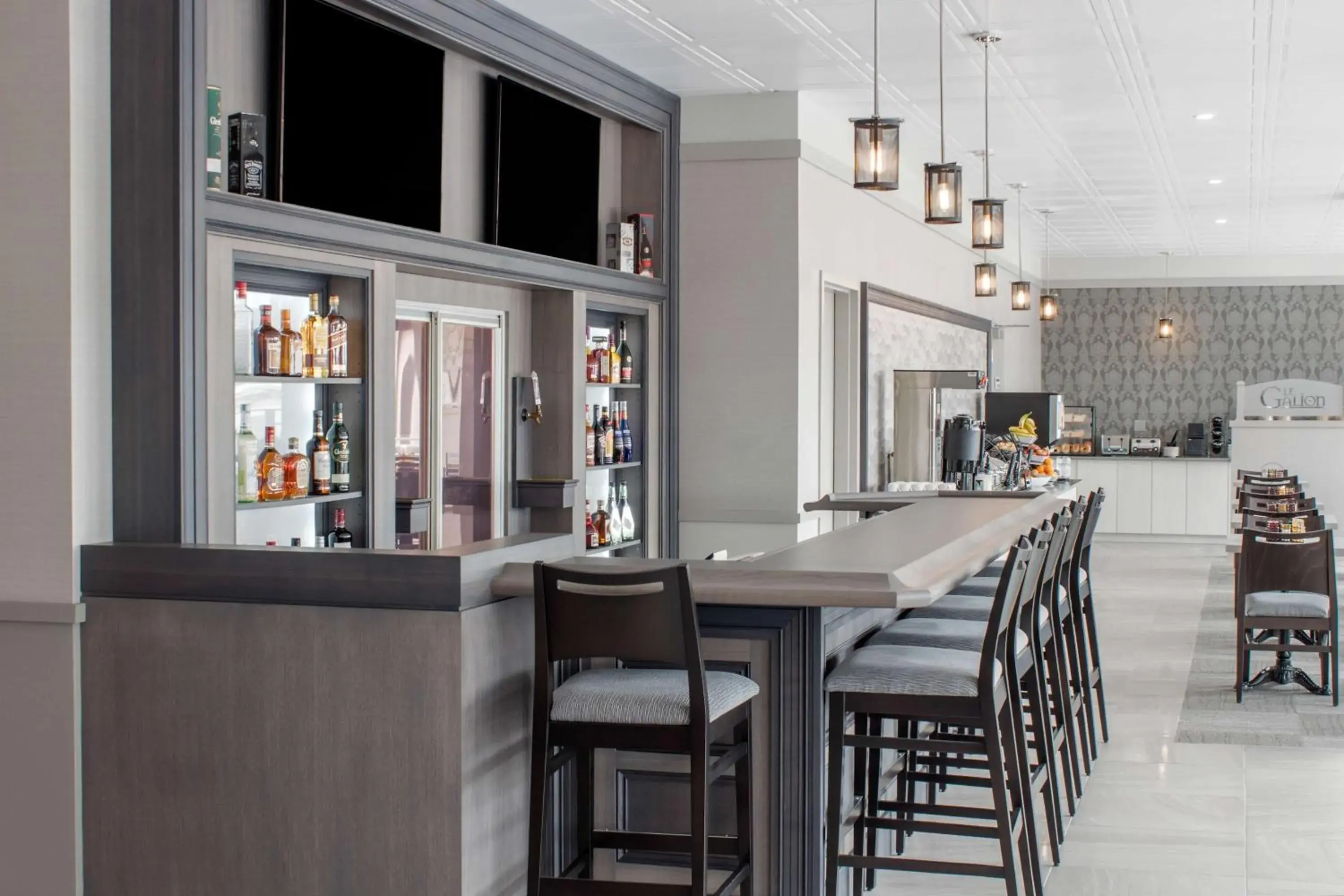 Lounge or bar in Chateau Moncton Trademark Collection by Wyndham Lounge or bar in Chateau Moncton Trademark Collection by Wyndham