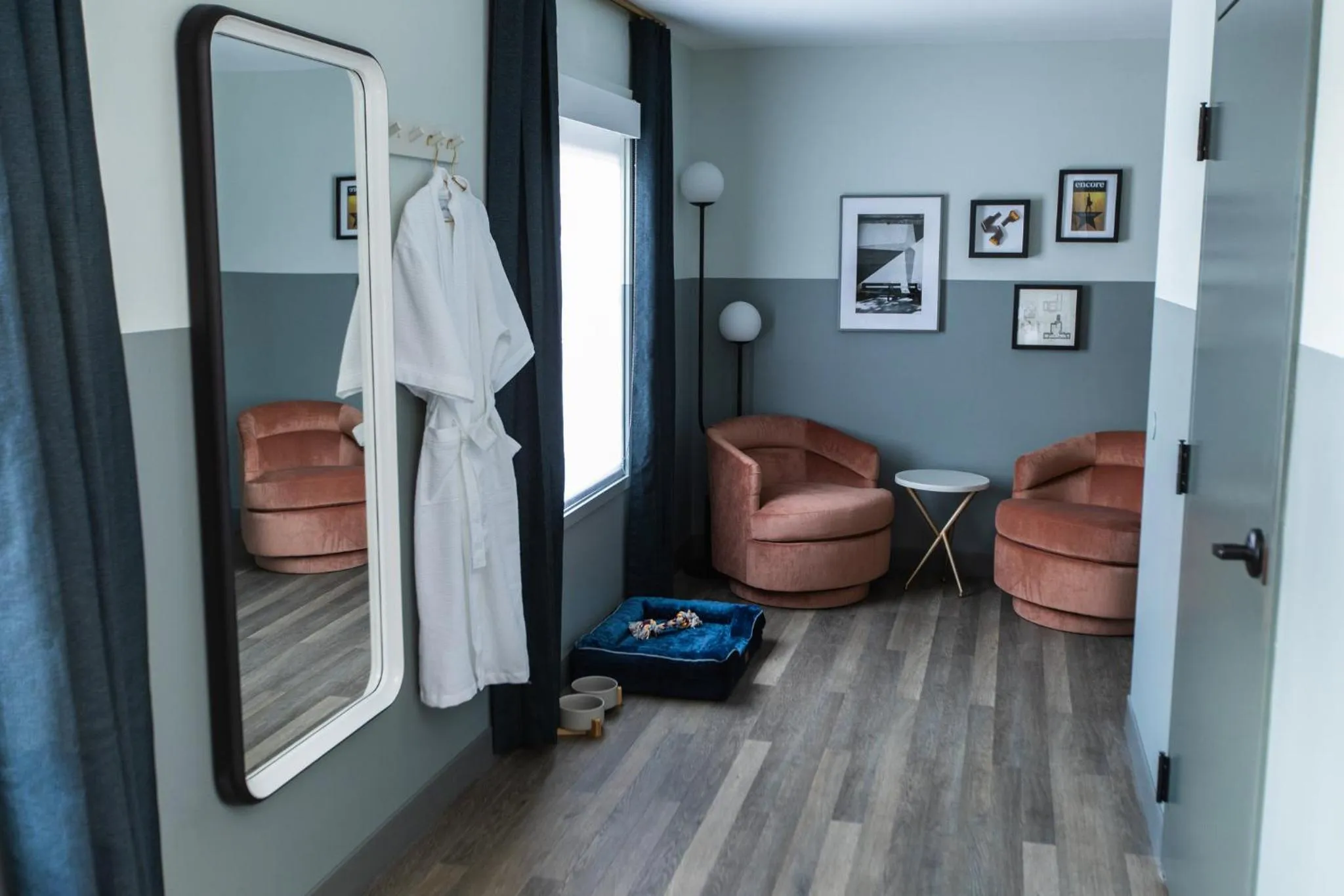 Photo of the whole room in voco The Darwin - Atlanta Midtown by IHG