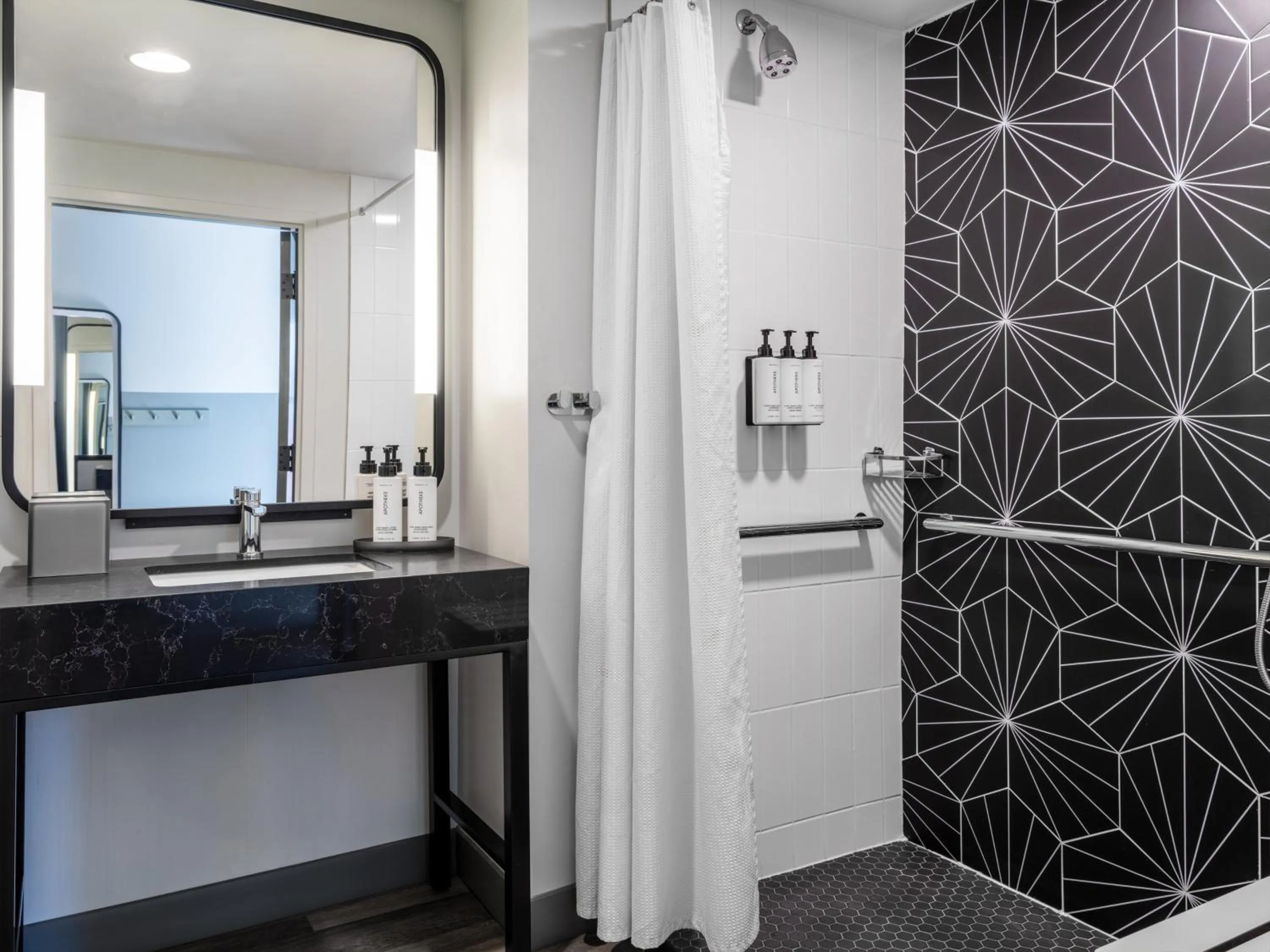 Photo of the whole room in voco The Darwin - Atlanta Midtown by IHG