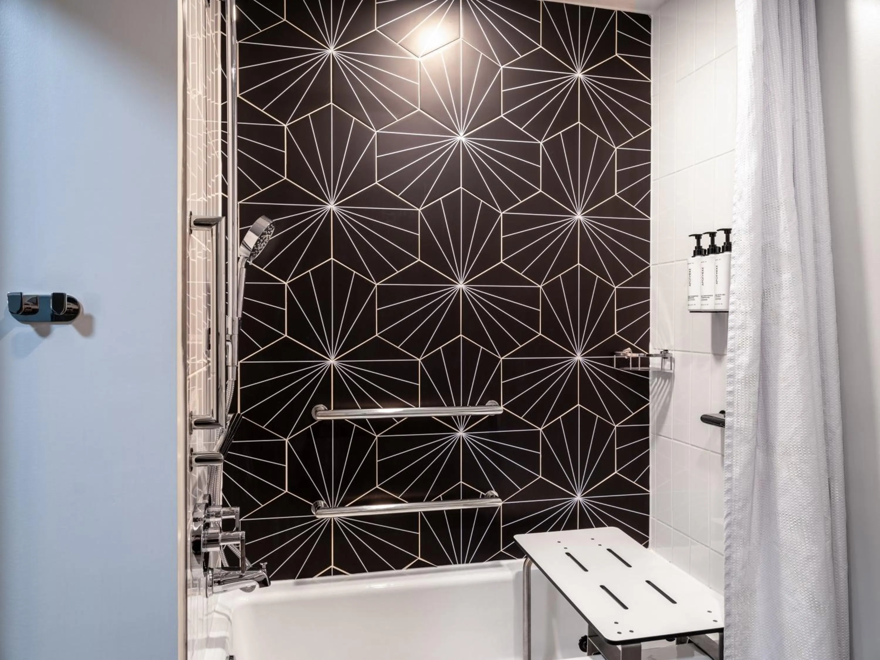 Photo of the whole room in voco The Darwin - Atlanta Midtown by IHG