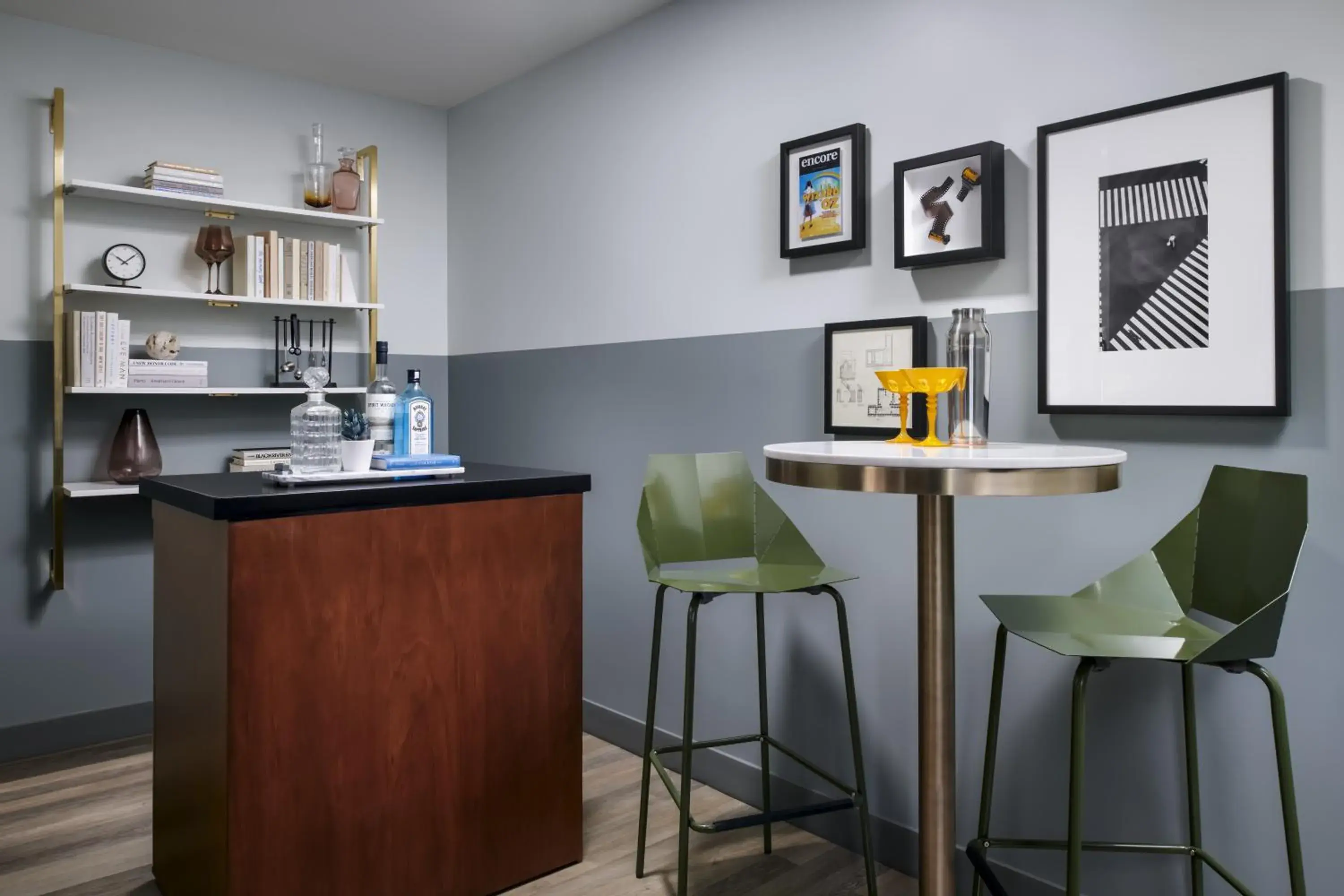 Living room in voco The Darwin - Atlanta Midtown by IHG Living room in voco The Darwin - Atlanta Midtown by IHG