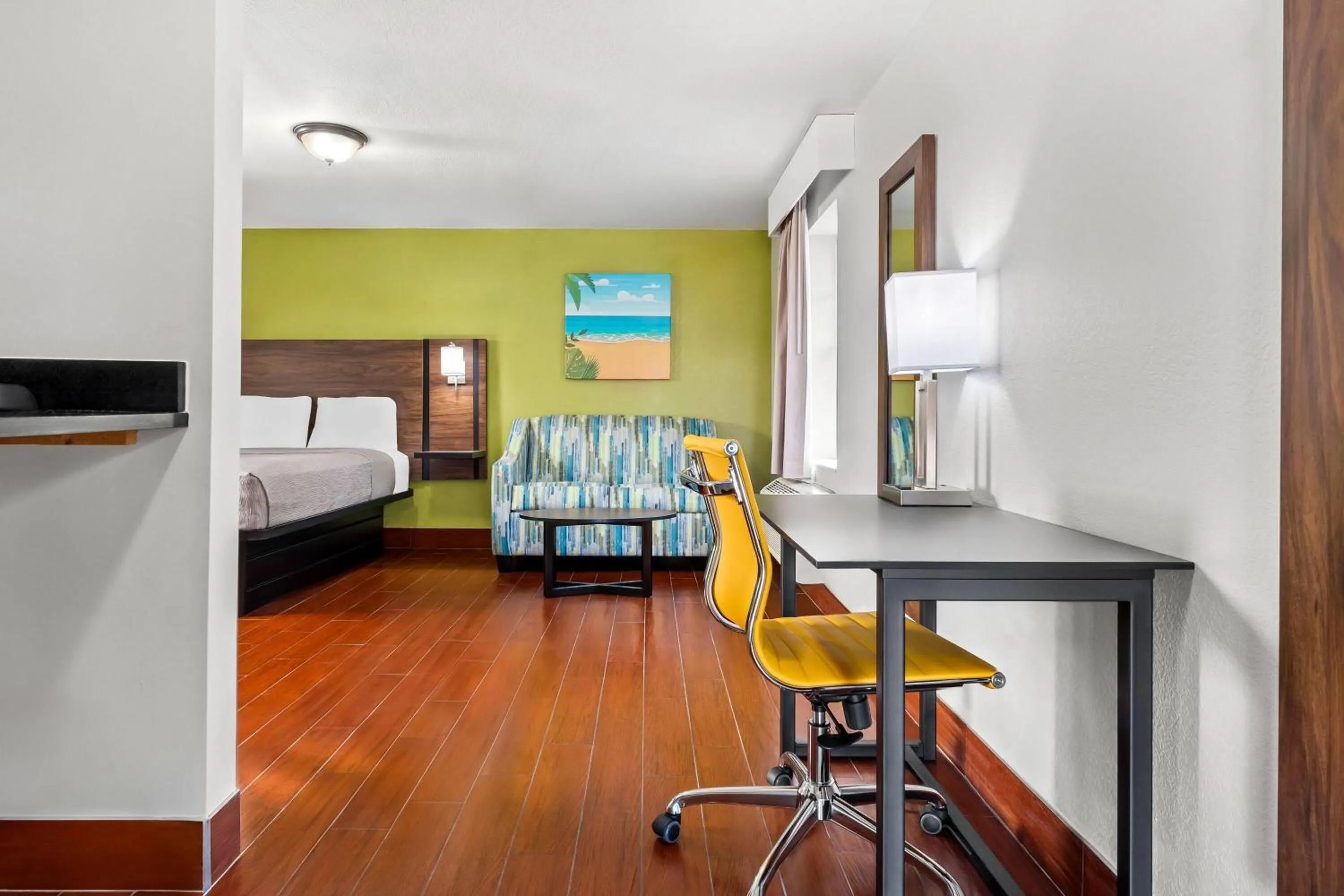 Photo of the whole room, Bed in Travelodge by Wyndham Hotel & Cottages St Augustine - Historic