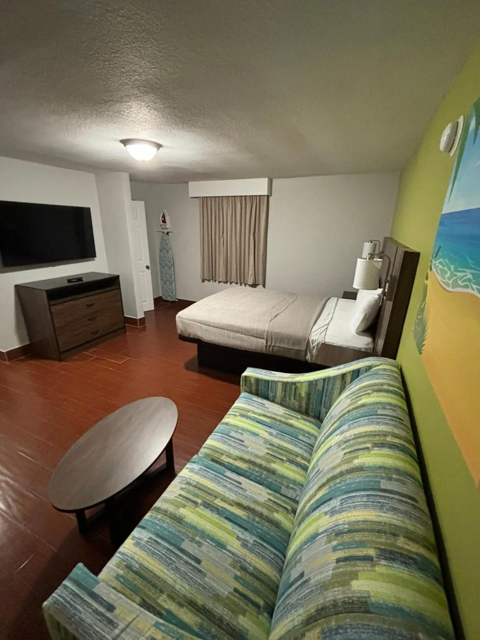Photo of the whole room, Bed in Travelodge by Wyndham Hotel & Cottages St Augustine - Historic