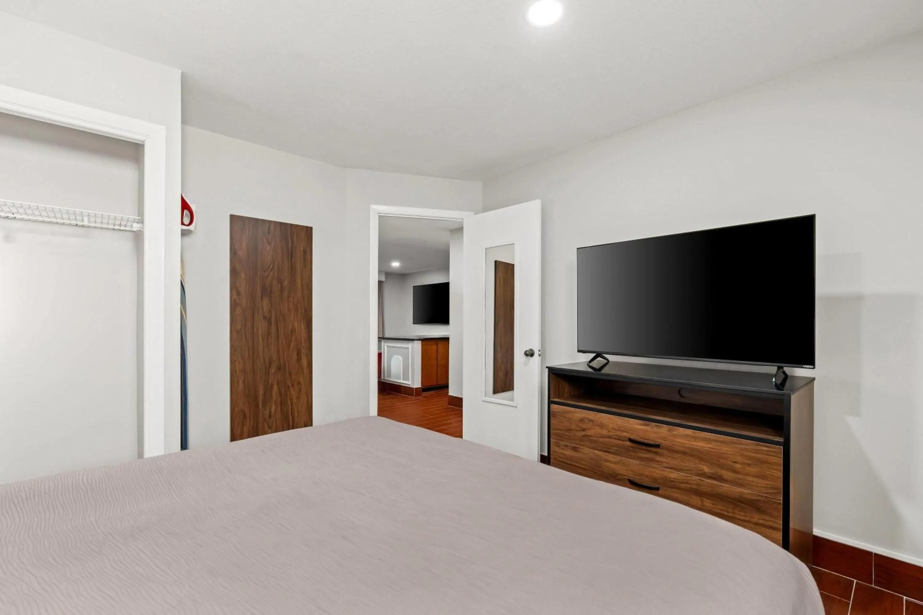 Photo of the whole room, Bed in Travelodge by Wyndham Hotel & Cottages St Augustine - Historic