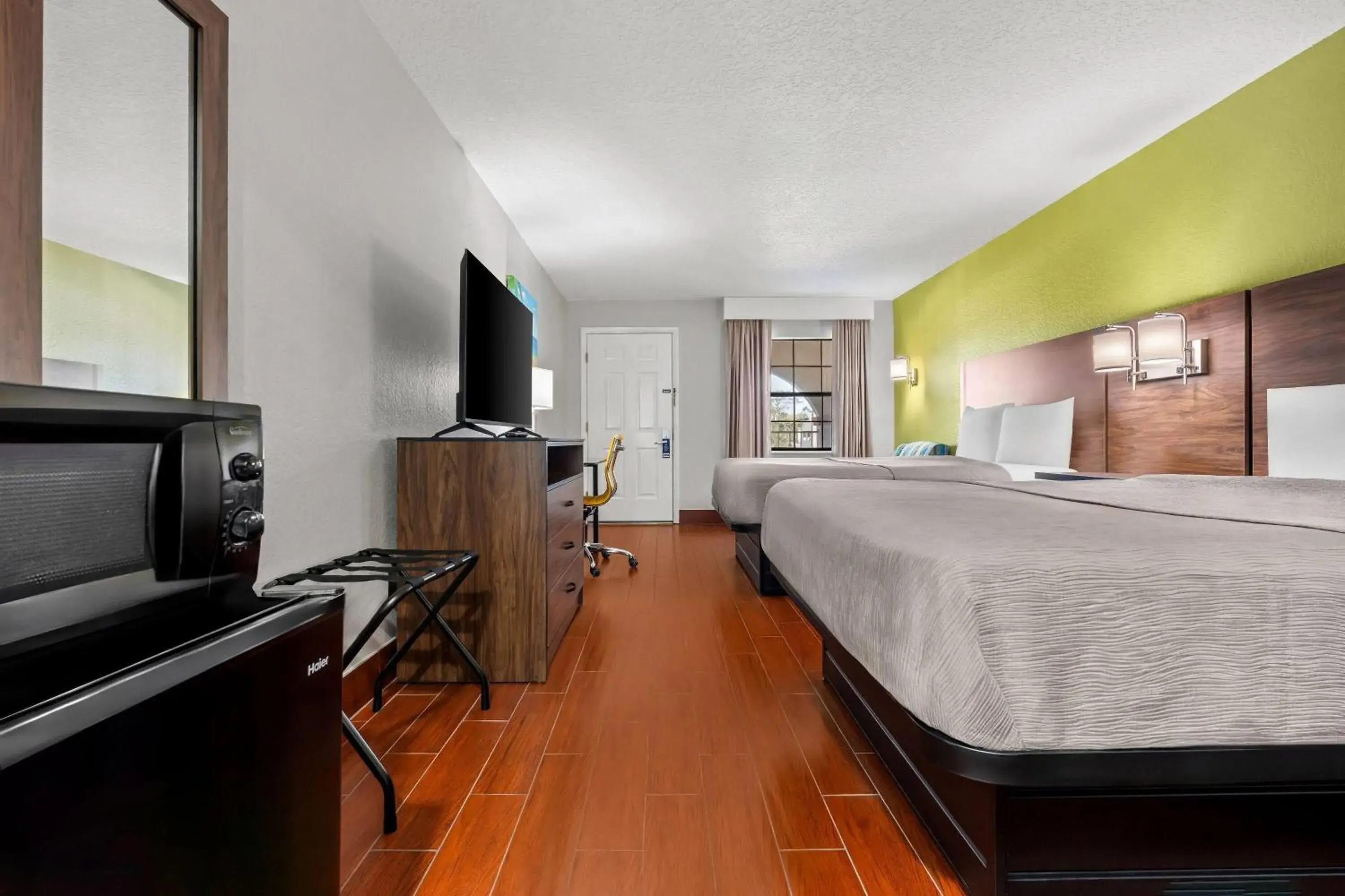 Bed in Travelodge by Wyndham Hotel & Cottages St Augustine - Historic Bed in Travelodge by Wyndham Hotel & Cottages St Augustine - Historic