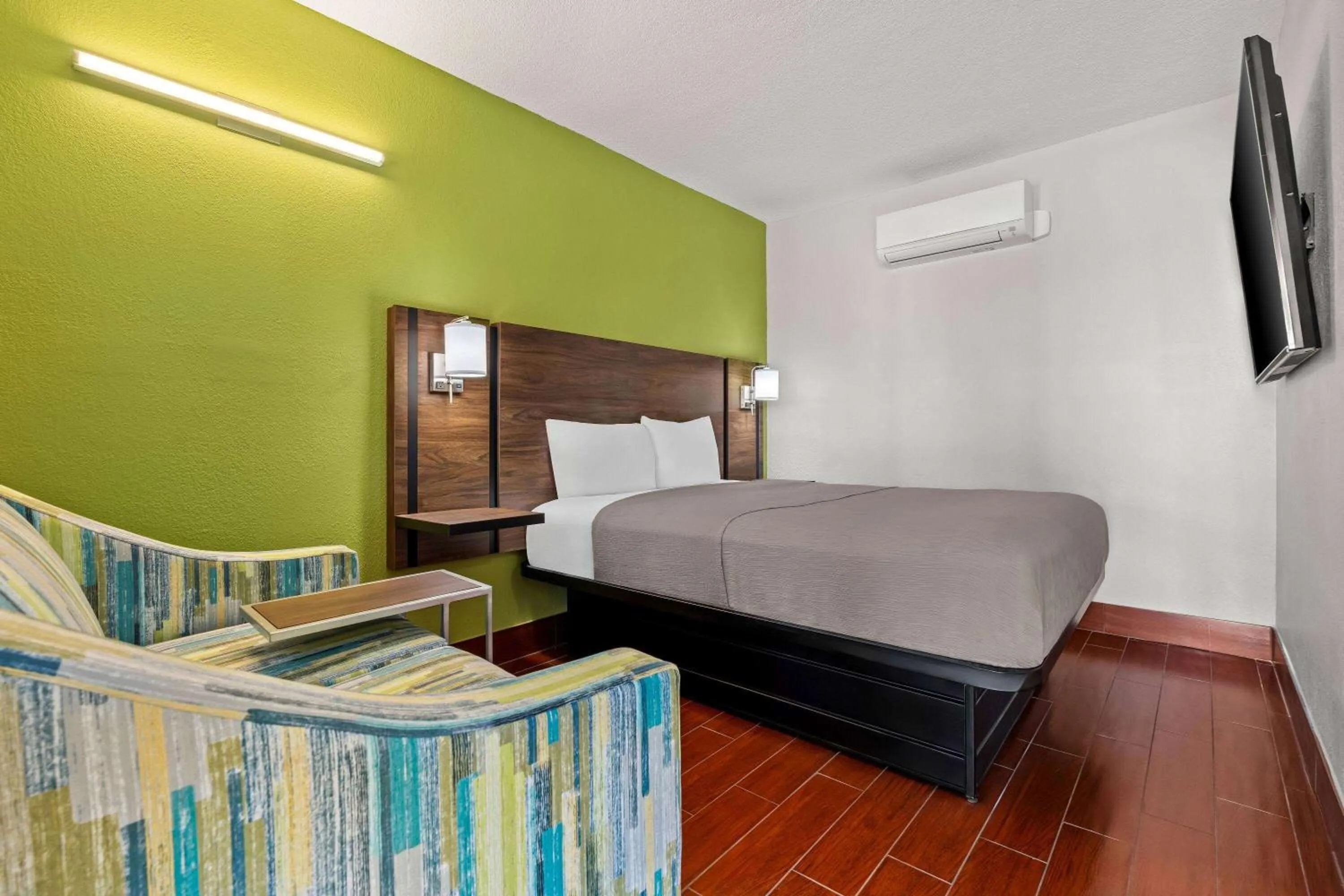 Photo of the whole room, Bed in Travelodge by Wyndham Hotel & Cottages St Augustine - Historic